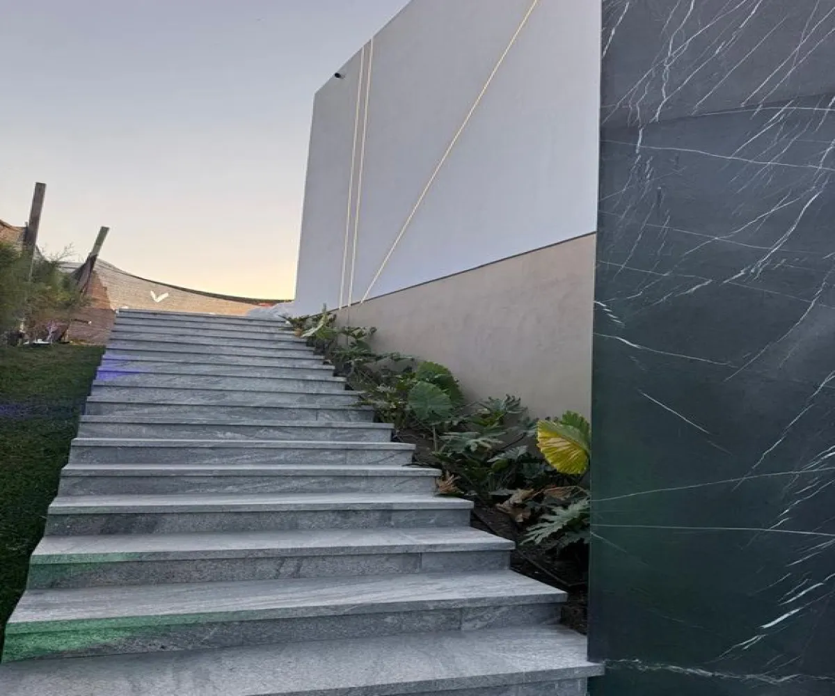 Casa En Venta,Rancho Contento,Avenida Vallarta Eje Poniente 2701, Zapopan, Jalisco 45222, 4 Habitaciones,5 Baños,Avenida Vallarta Eje Poniente,3,pUXhi8n