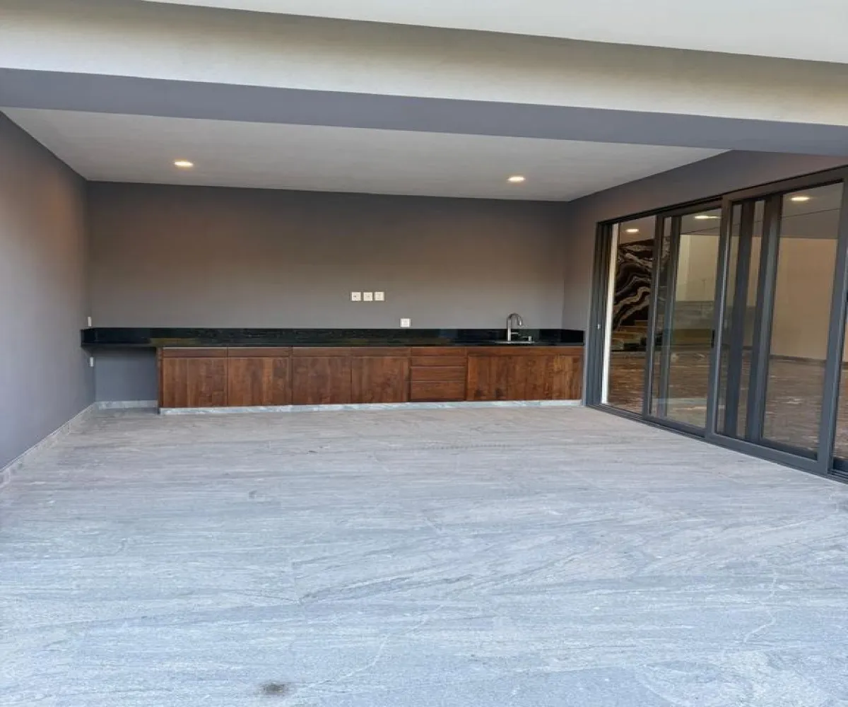 Casa En Venta,Rancho Contento,Avenida Vallarta Eje Poniente 2701, Zapopan, Jalisco 45222, 4 Habitaciones,5 Baños,Avenida Vallarta Eje Poniente,3,pUXhi8n