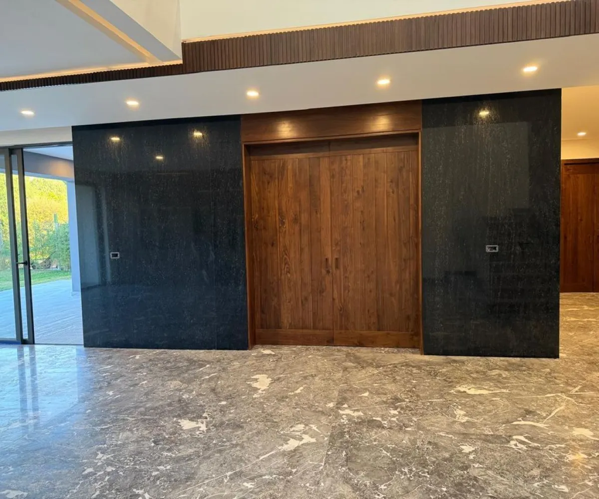 Casa En Venta,Rancho Contento,Avenida Vallarta Eje Poniente 2701, Zapopan, Jalisco 45222, 4 Habitaciones,5 Baños,Avenida Vallarta Eje Poniente,3,pUXhi8n