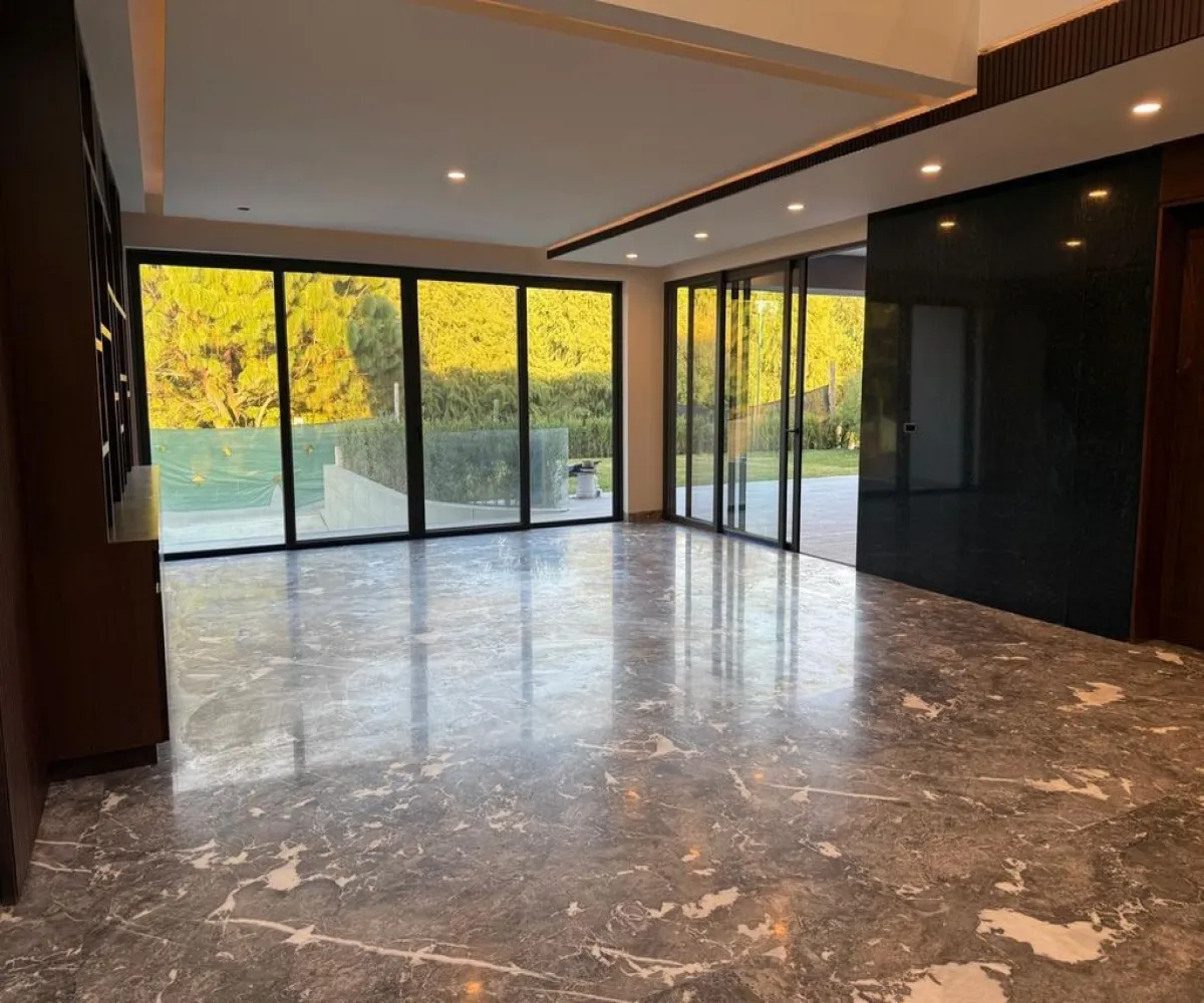 Casa En Venta,Rancho Contento,Avenida Vallarta Eje Poniente 2701, Zapopan, Jalisco 45222, 4 Habitaciones,5 Baños,Avenida Vallarta Eje Poniente,3,pUXhi8n