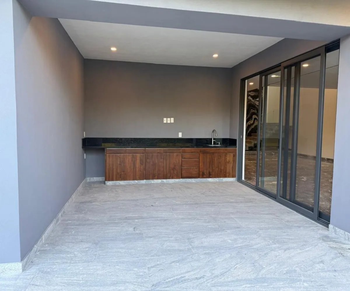 Casa En Venta,Rancho Contento,Avenida Vallarta Eje Poniente 2701, Zapopan, Jalisco 45222, 4 Habitaciones,5 Baños,Avenida Vallarta Eje Poniente,3,pUXhi8n