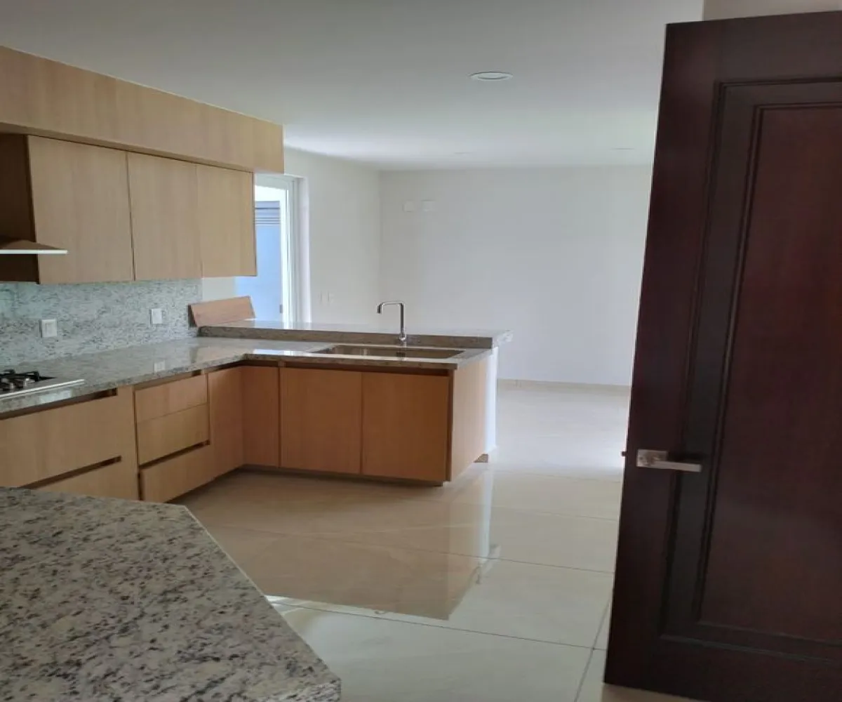 Casa En Venta,Jardín Real,Monarquia Sur 48, Zapopan, Jalisco 45136, 4 Habitaciones,4 Baños,Monarquia Sur,1,pmQA2WA