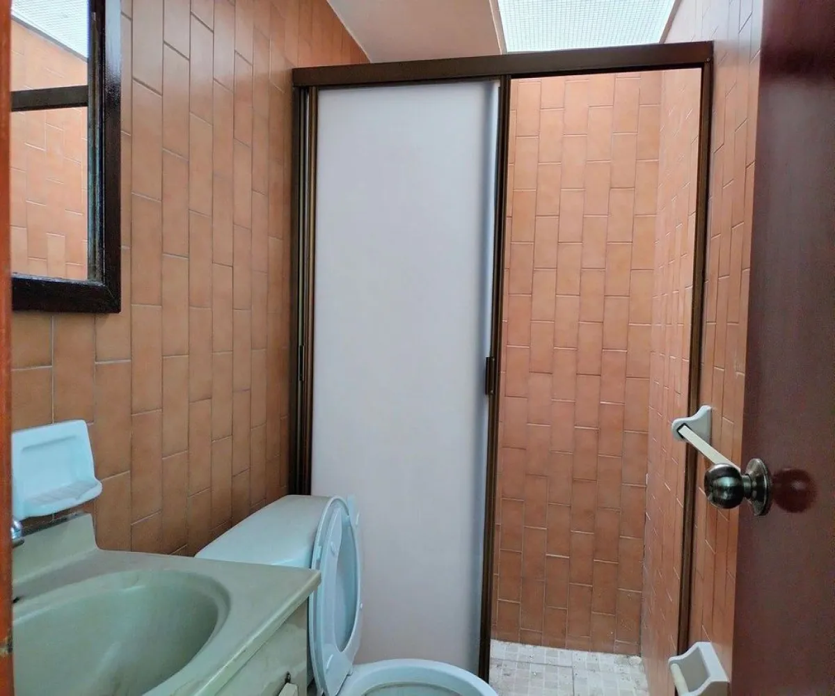 Casa En Venta,Paseos del Sol,Calle Jorge Bravo 1571, Zapopan, Jalisco 45079, 2 Habitaciones,2 Baños,Calle Jorge Bravo,1,pp7WtPH