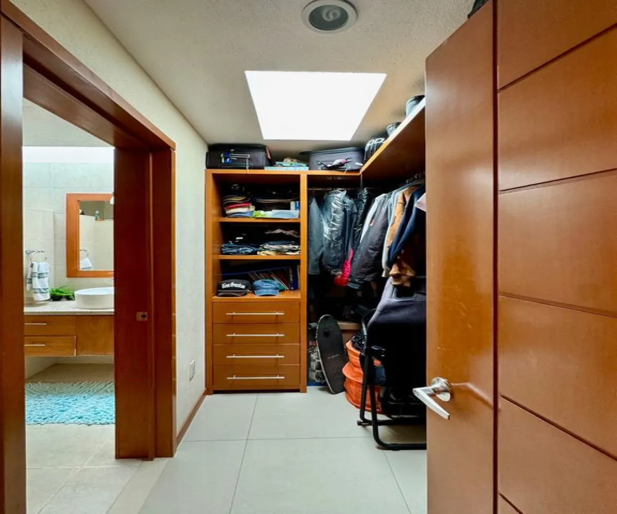 Casa En Venta,Bugambilias,Avenida Lorenzo Barcelata 510, Zapopan, Jalisco 45237, 4 Habitaciones,4 Baños,Avenida Lorenzo Barcelata,2,pdPBYi0