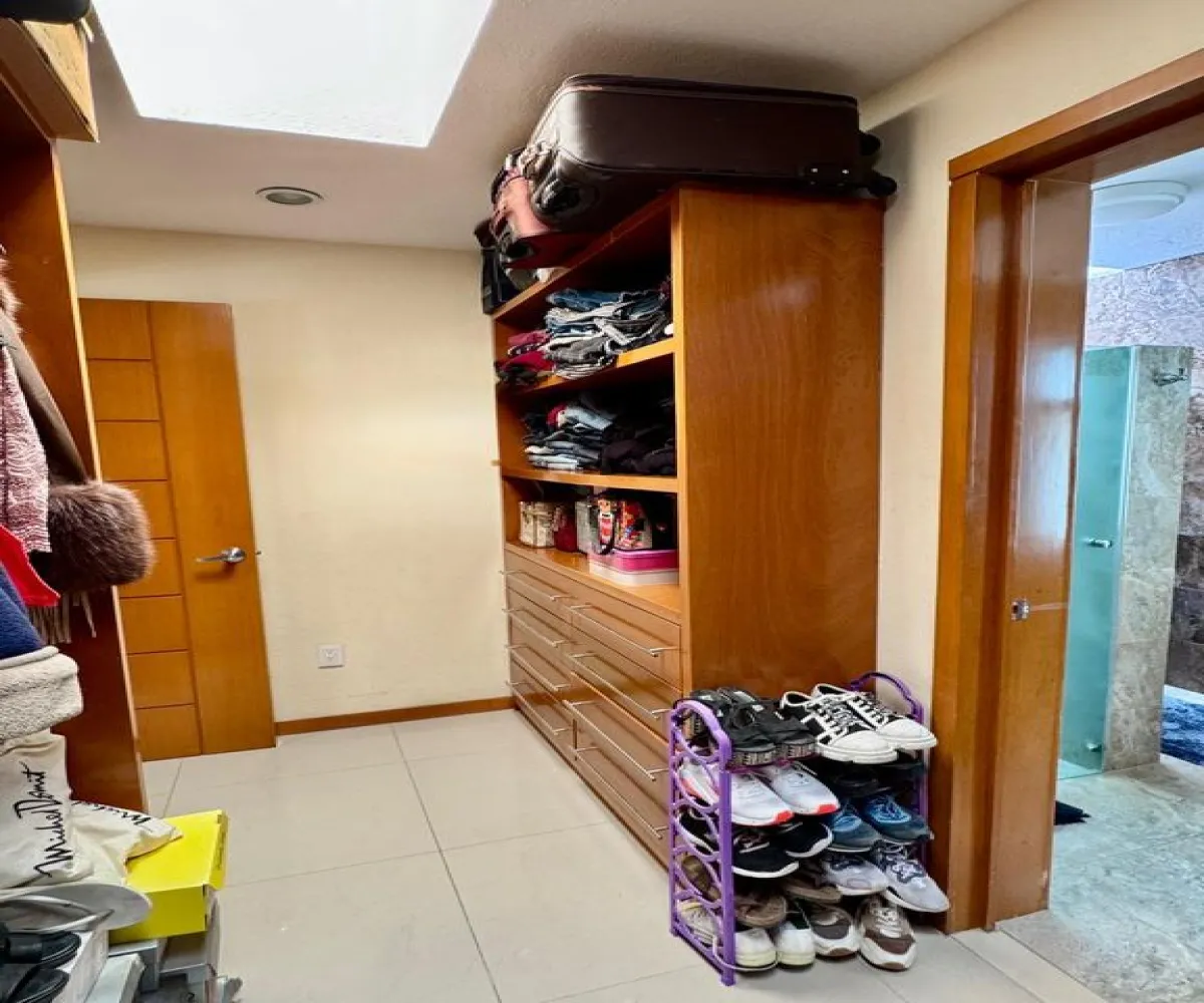 Casa En Venta,Bugambilias,Avenida Lorenzo Barcelata 510, Zapopan, Jalisco 45237, 4 Habitaciones,4 Baños,Avenida Lorenzo Barcelata,2,pdPBYi0