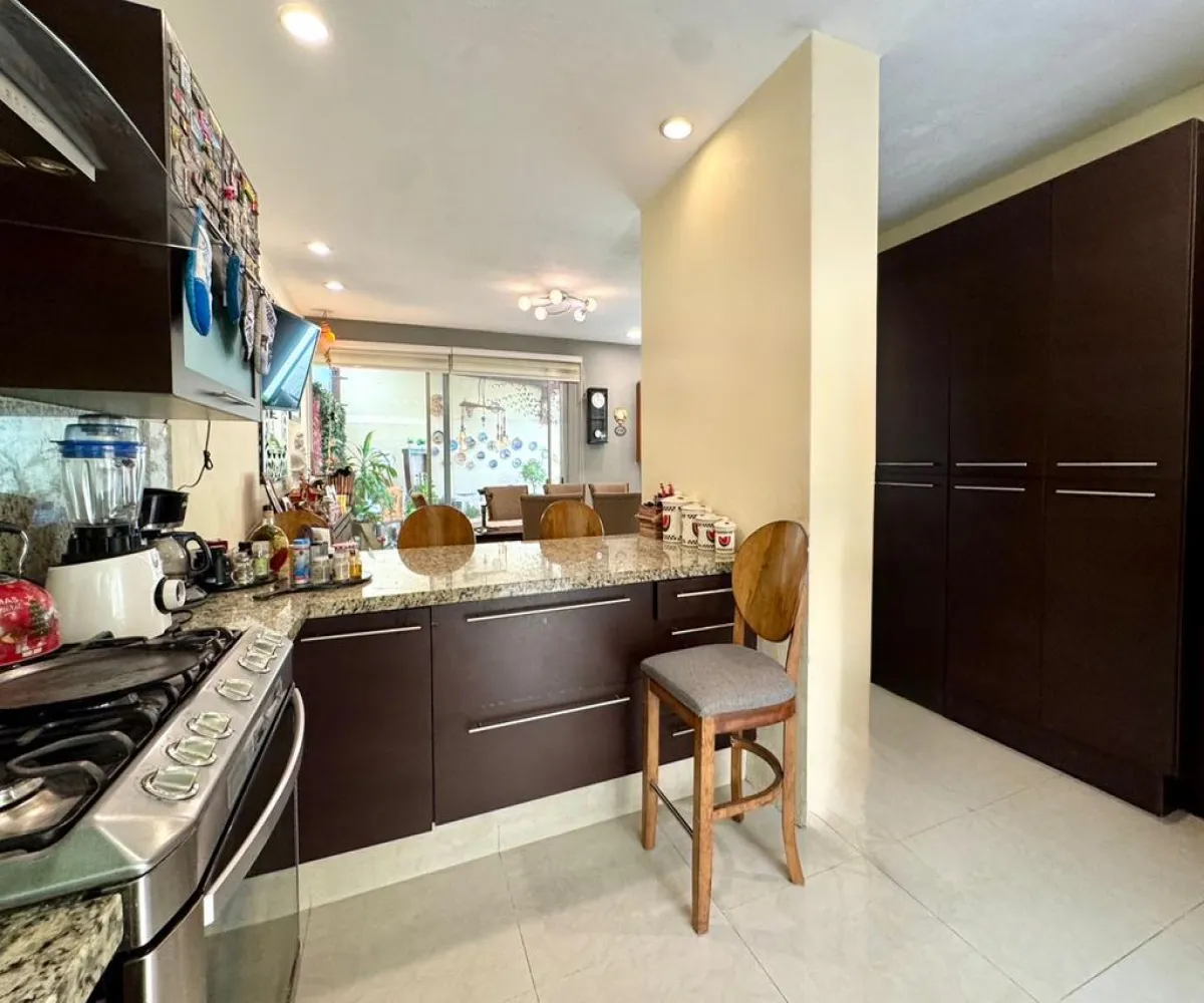 Casa En Venta,Bugambilias,Avenida Lorenzo Barcelata 510, Zapopan, Jalisco 45237, 4 Habitaciones,4 Baños,Avenida Lorenzo Barcelata,2,pdPBYi0