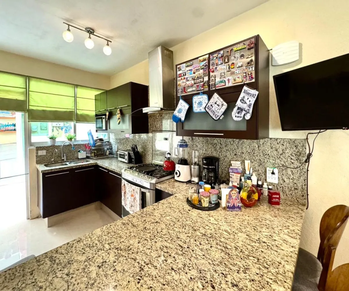 Casa En Venta,Bugambilias,Avenida Lorenzo Barcelata 510, Zapopan, Jalisco 45237, 4 Habitaciones,4 Baños,Avenida Lorenzo Barcelata,2,pdPBYi0