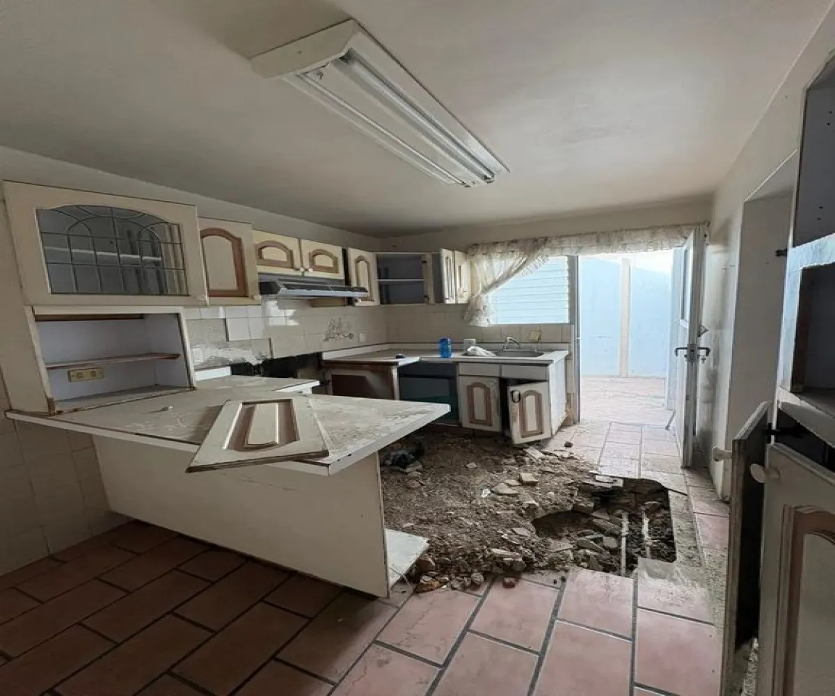 Casa En Venta,Arcos,Calle José Guadalupe Montenegro 2373, Guadalajara, Jalisco 44140, 4 Habitaciones,3 Baños,Calle José Guadalupe Montenegro,2,pVUWtzp