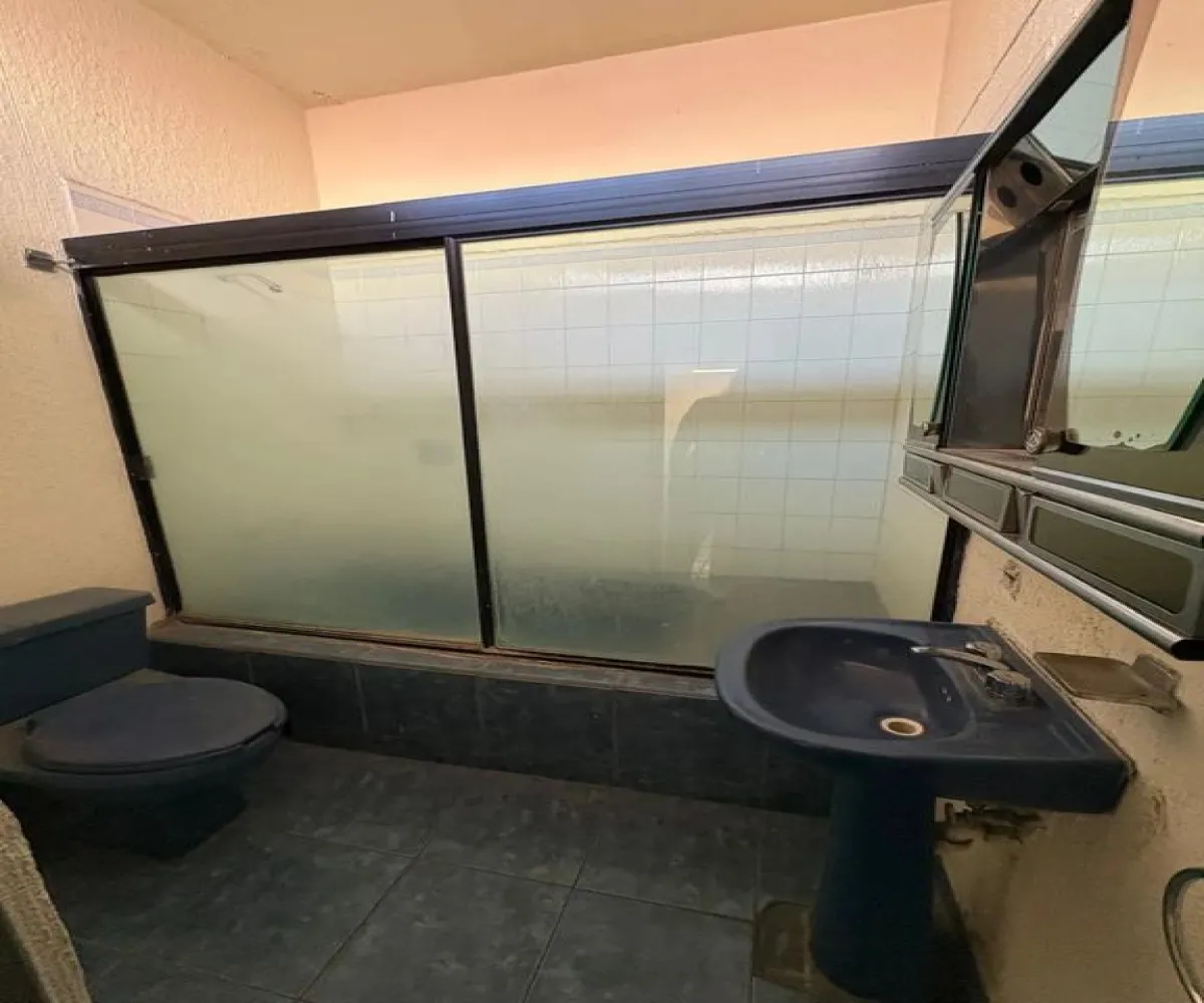 Casa En Venta,Arcos,Calle José Guadalupe Montenegro 2373, Guadalajara, Jalisco 44140, 4 Habitaciones,3 Baños,Calle José Guadalupe Montenegro,2,pVUWtzp