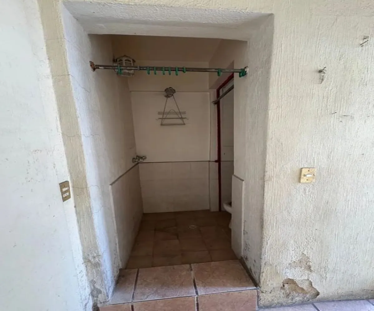 Casa En Venta,Arcos,Calle José Guadalupe Montenegro 2373, Guadalajara, Jalisco 44140, 4 Habitaciones,3 Baños,Calle José Guadalupe Montenegro,2,pVUWtzp