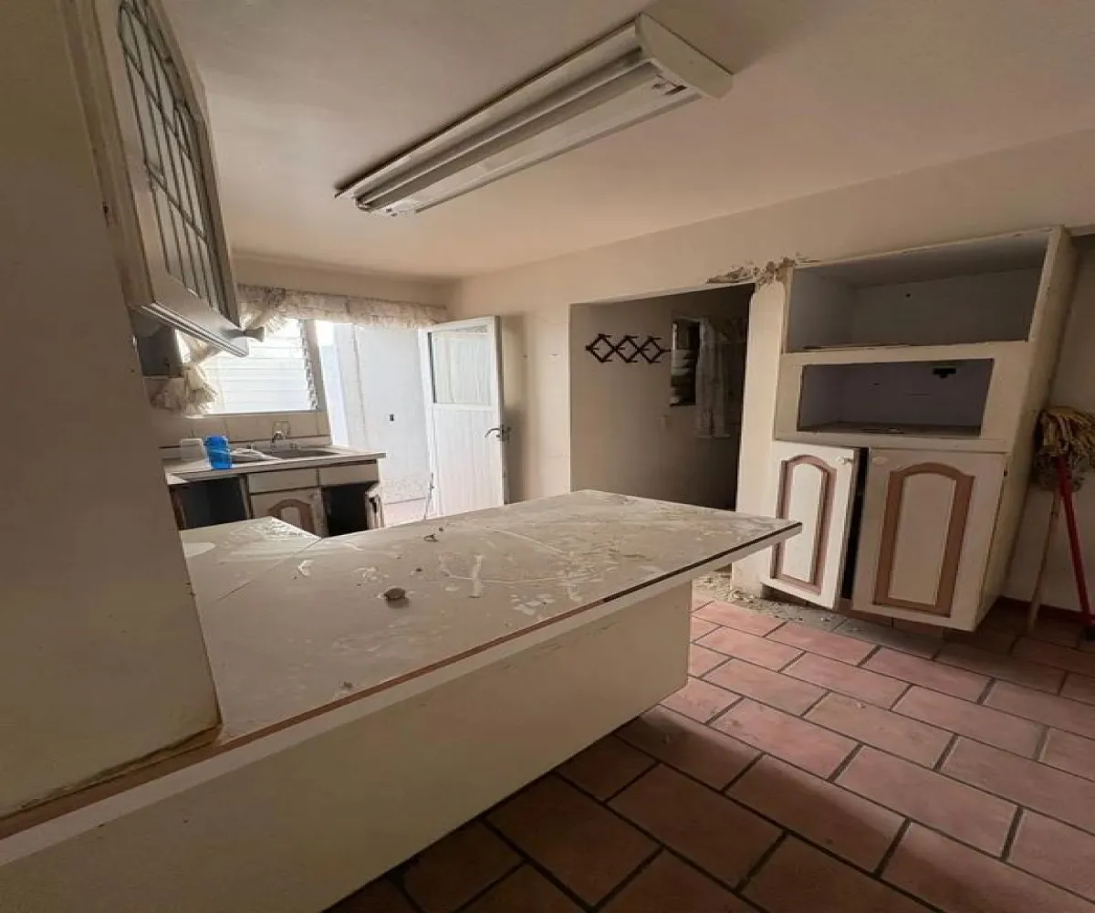 Casa En Venta,Arcos,Calle José Guadalupe Montenegro 2373, Guadalajara, Jalisco 44140, 4 Habitaciones,3 Baños,Calle José Guadalupe Montenegro,2,pVUWtzp