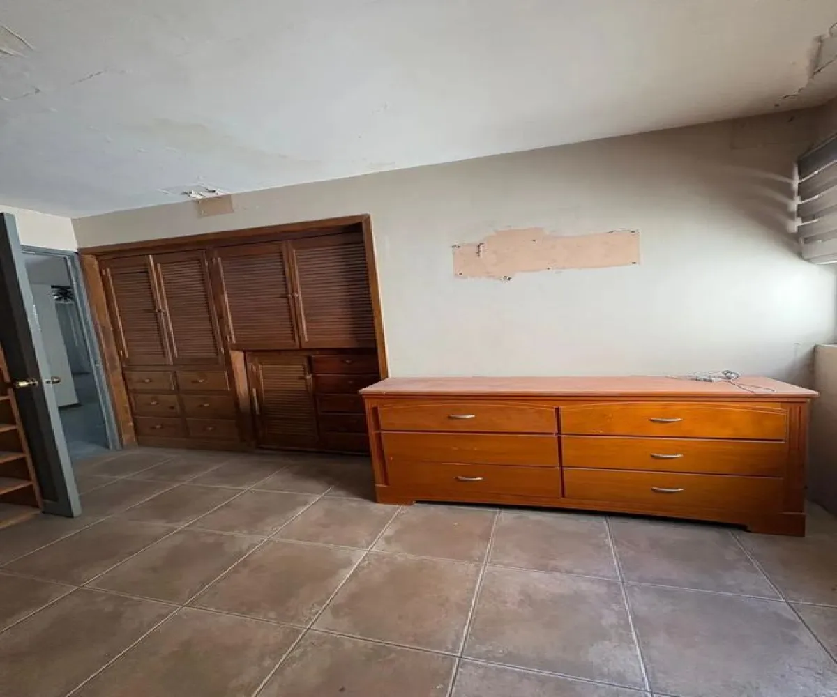 Casa En Venta,Arcos,Calle José Guadalupe Montenegro 2373, Guadalajara, Jalisco 44140, 4 Habitaciones,3 Baños,Calle José Guadalupe Montenegro,2,pVUWtzp