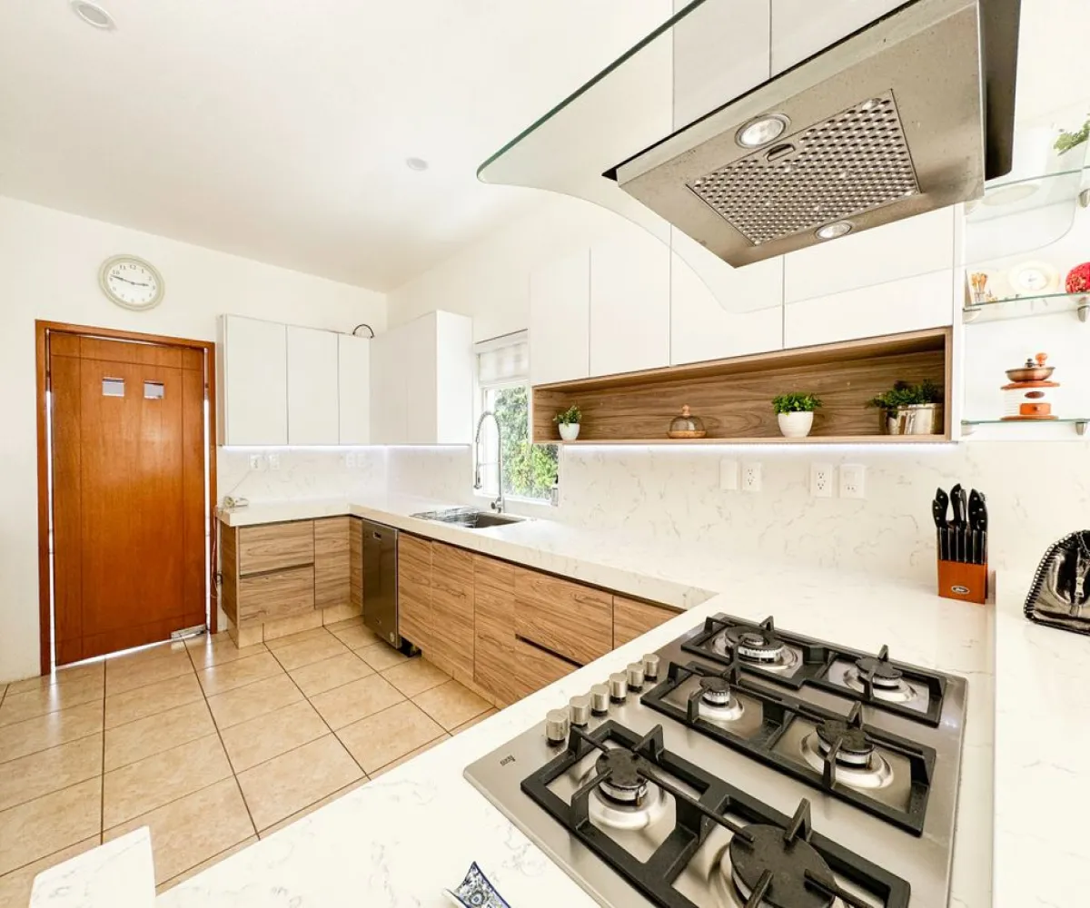 Casa En Venta,El Palomar,Paseo de Los Alamos 136, Tlajomulco de Zúñiga, Jalisco 45643, 3 Habitaciones,3 Baños,Paseo de Los Alamos,2,prciezb