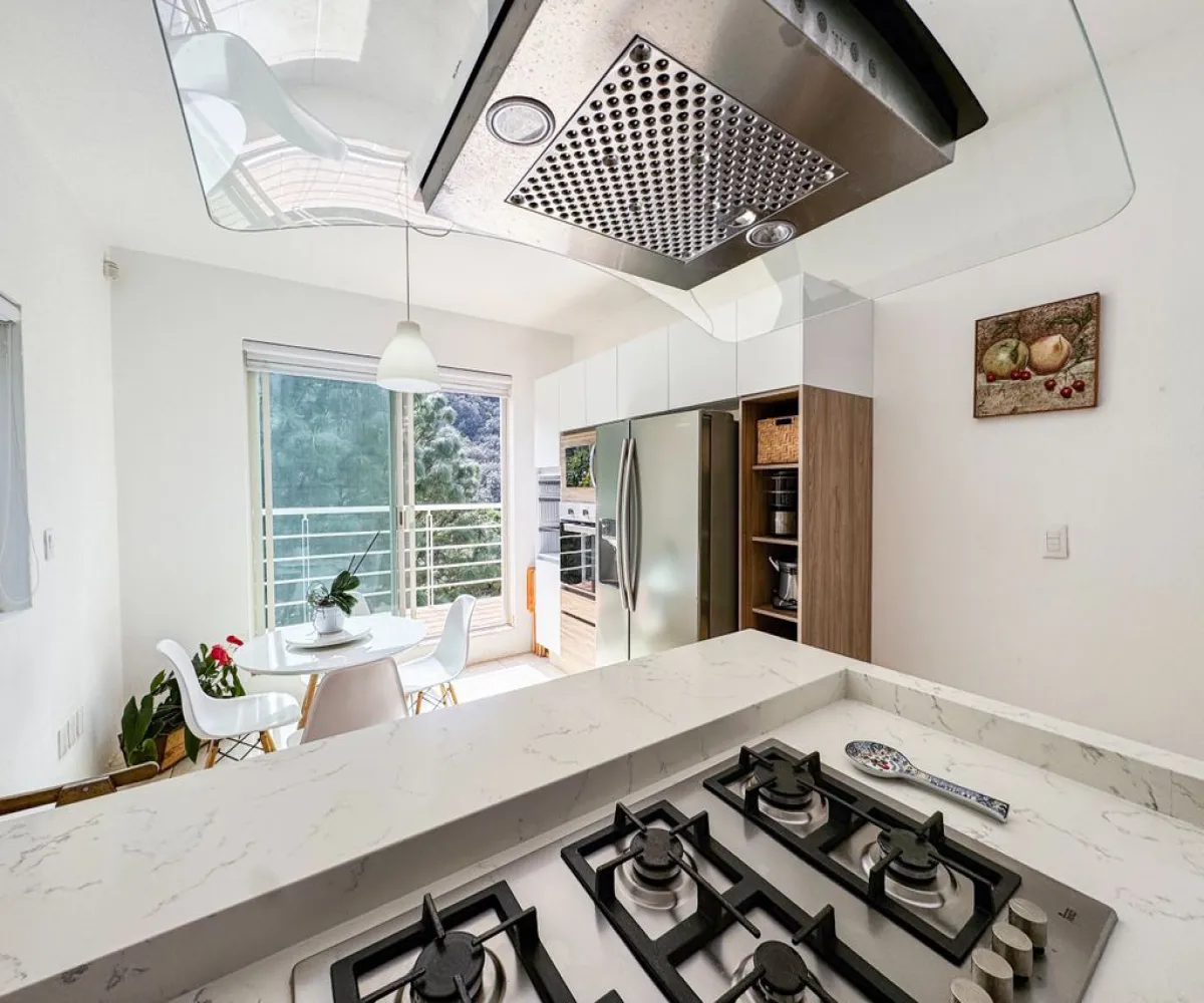 Casa En Venta,El Palomar,Paseo de Los Alamos 136, Tlajomulco de Zúñiga, Jalisco 45643, 3 Habitaciones,3 Baños,Paseo de Los Alamos,2,prciezb