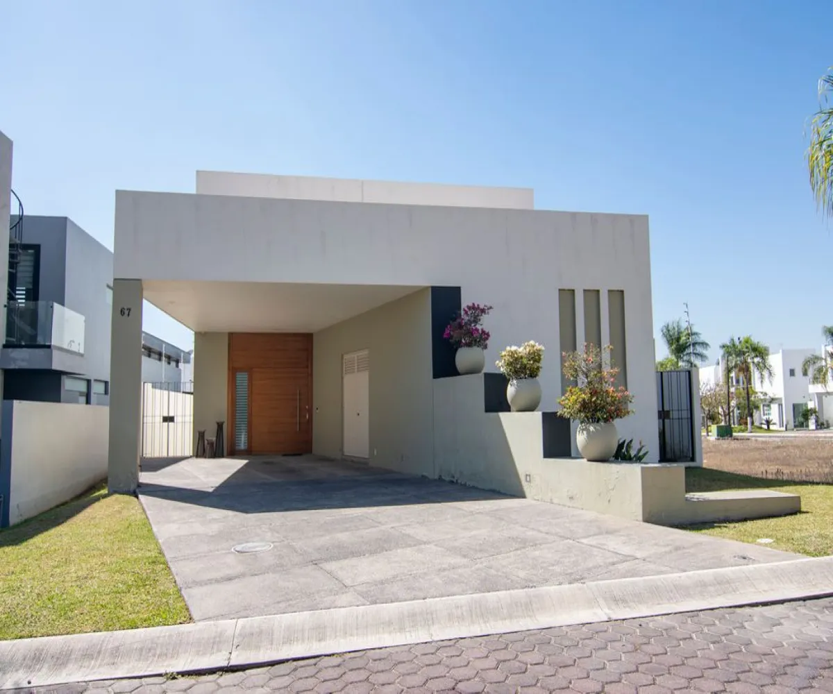 Casa En Venta,Paseo de Las Aves y Jardines de San Sebastián,Rinconada Santa Anita S/N, Tlajomulco de Zúñiga, Jalisco 45650, 1 Cuarto,1 Baño,Rinconada Santa Anita,1,pQ6ZyVZ