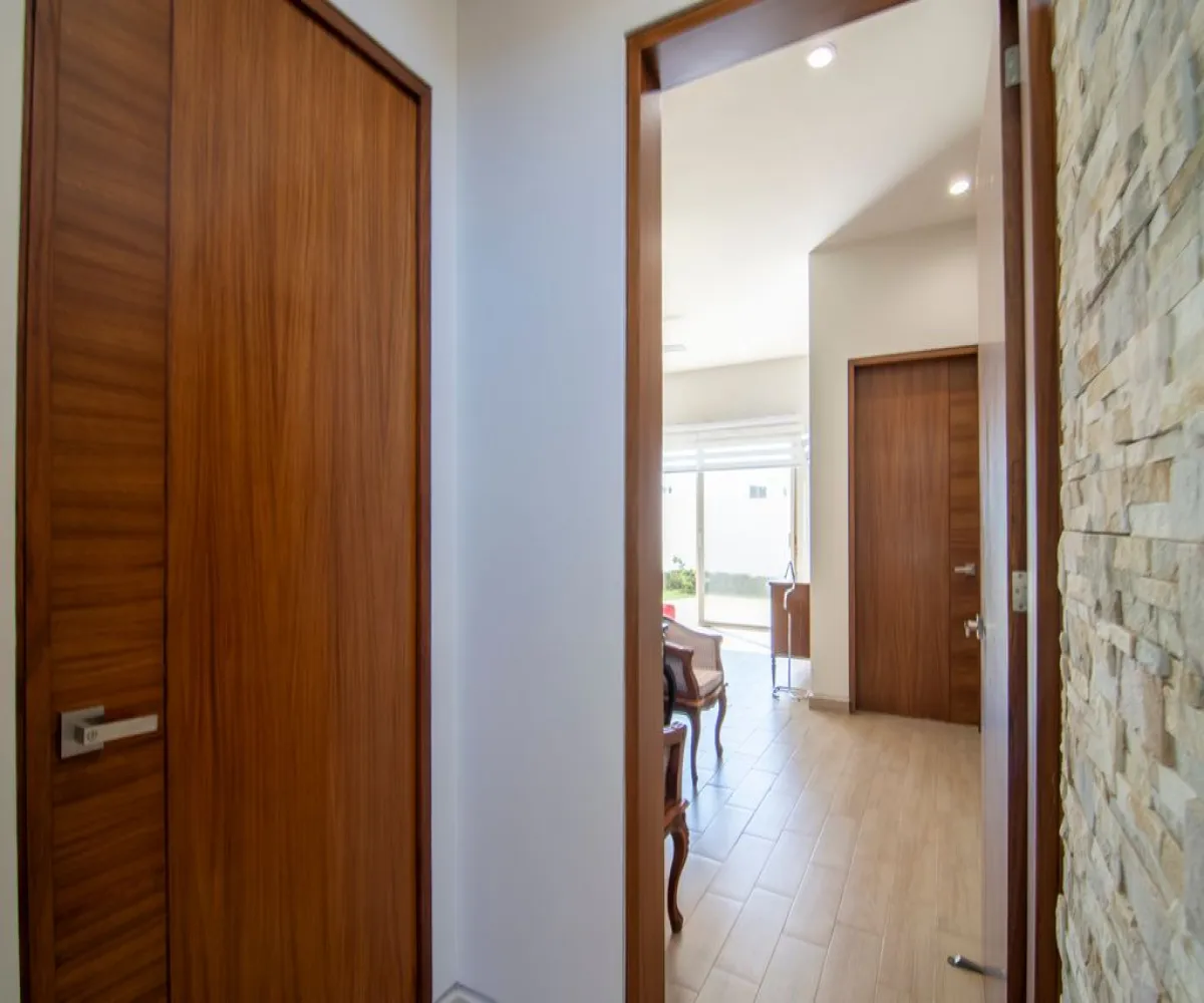 Casa En Venta,Paseo de Las Aves y Jardines de San Sebastián,Rinconada Santa Anita S/N, Tlajomulco de Zúñiga, Jalisco 45650, 1 Cuarto,1 Baño,Rinconada Santa Anita,1,pQ6ZyVZ