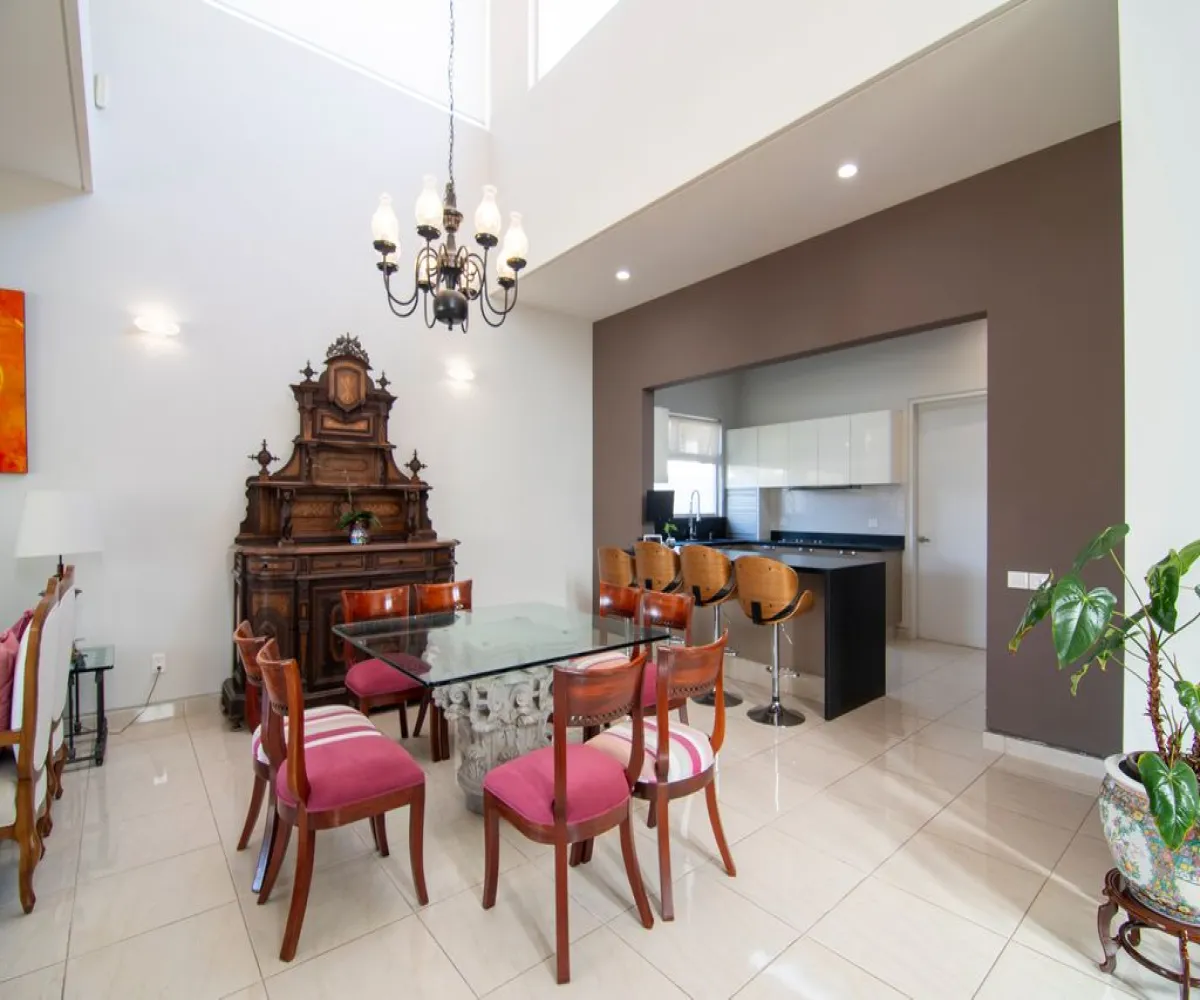 Casa En Venta,Paseo de Las Aves y Jardines de San Sebastián,Rinconada Santa Anita S/N, Tlajomulco de Zúñiga, Jalisco 45650, 1 Cuarto,1 Baño,Rinconada Santa Anita,1,pQ6ZyVZ