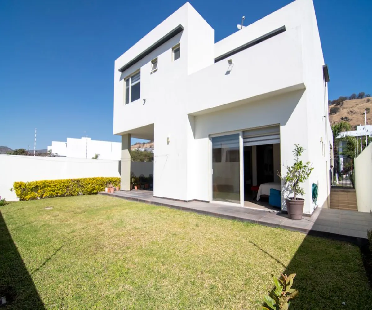 Casa En Venta,Paseo de Las Aves y Jardines de San Sebastián,Rinconada Santa Anita S/N, Tlajomulco de Zúñiga, Jalisco 45650, 1 Cuarto,1 Baño,Rinconada Santa Anita,1,pQ6ZyVZ