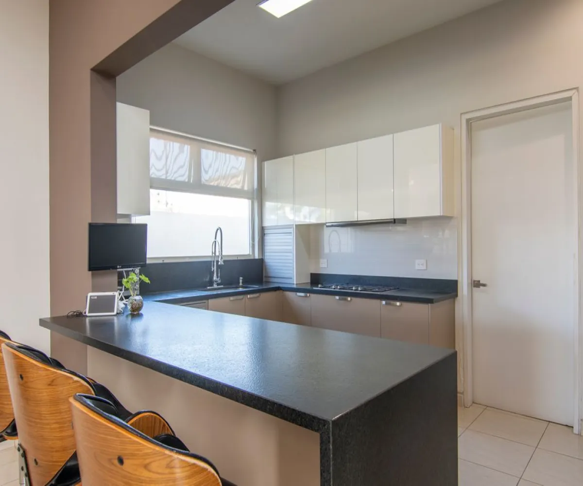 Casa En Venta,Paseo de Las Aves y Jardines de San Sebastián,Rinconada Santa Anita S/N, Tlajomulco de Zúñiga, Jalisco 45650, 1 Cuarto,1 Baño,Rinconada Santa Anita,1,pQ6ZyVZ