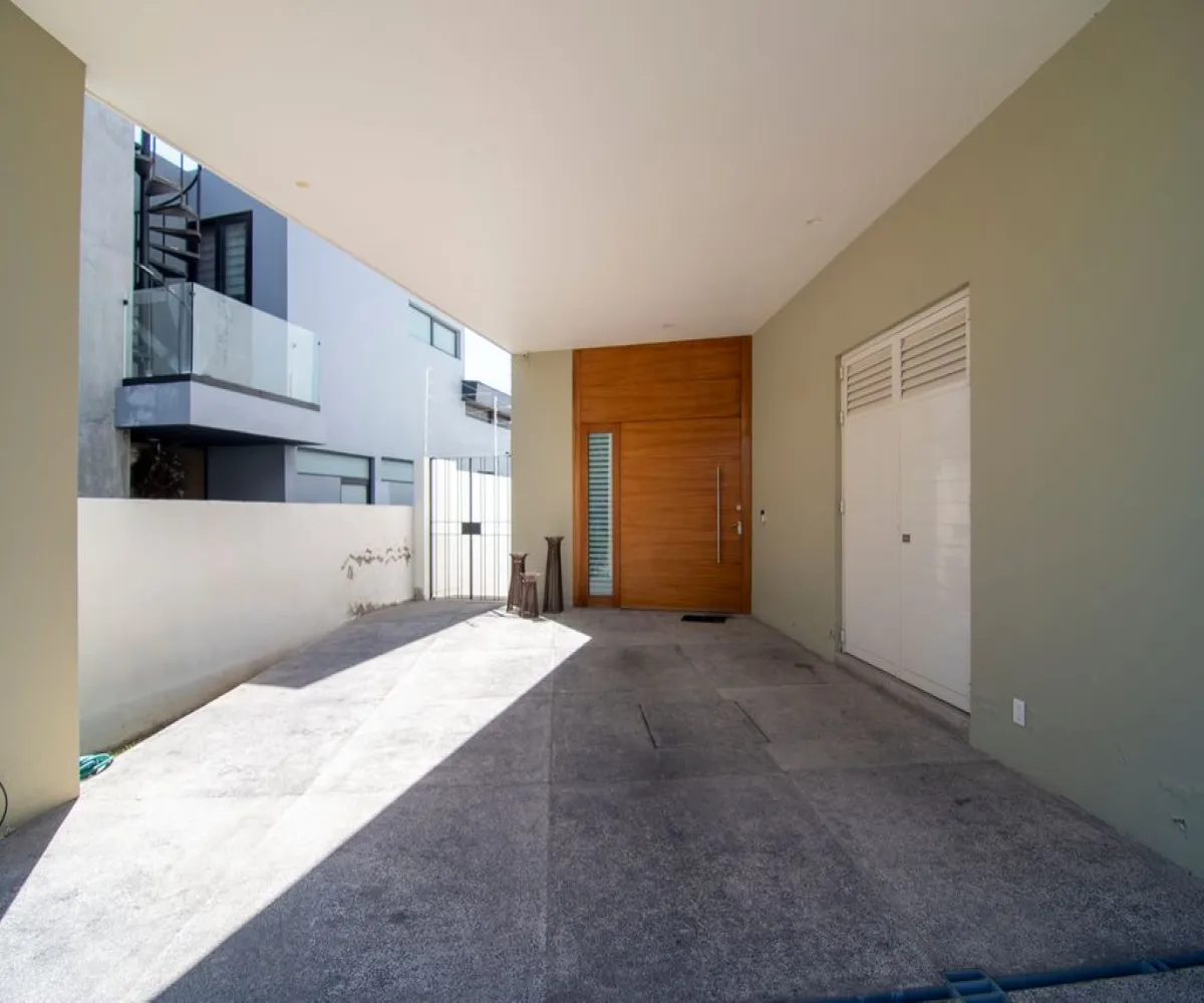 Casa En Venta,Paseo de Las Aves y Jardines de San Sebastián,Rinconada Santa Anita S/N, Tlajomulco de Zúñiga, Jalisco 45650, 1 Cuarto,1 Baño,Rinconada Santa Anita,1,pQ6ZyVZ