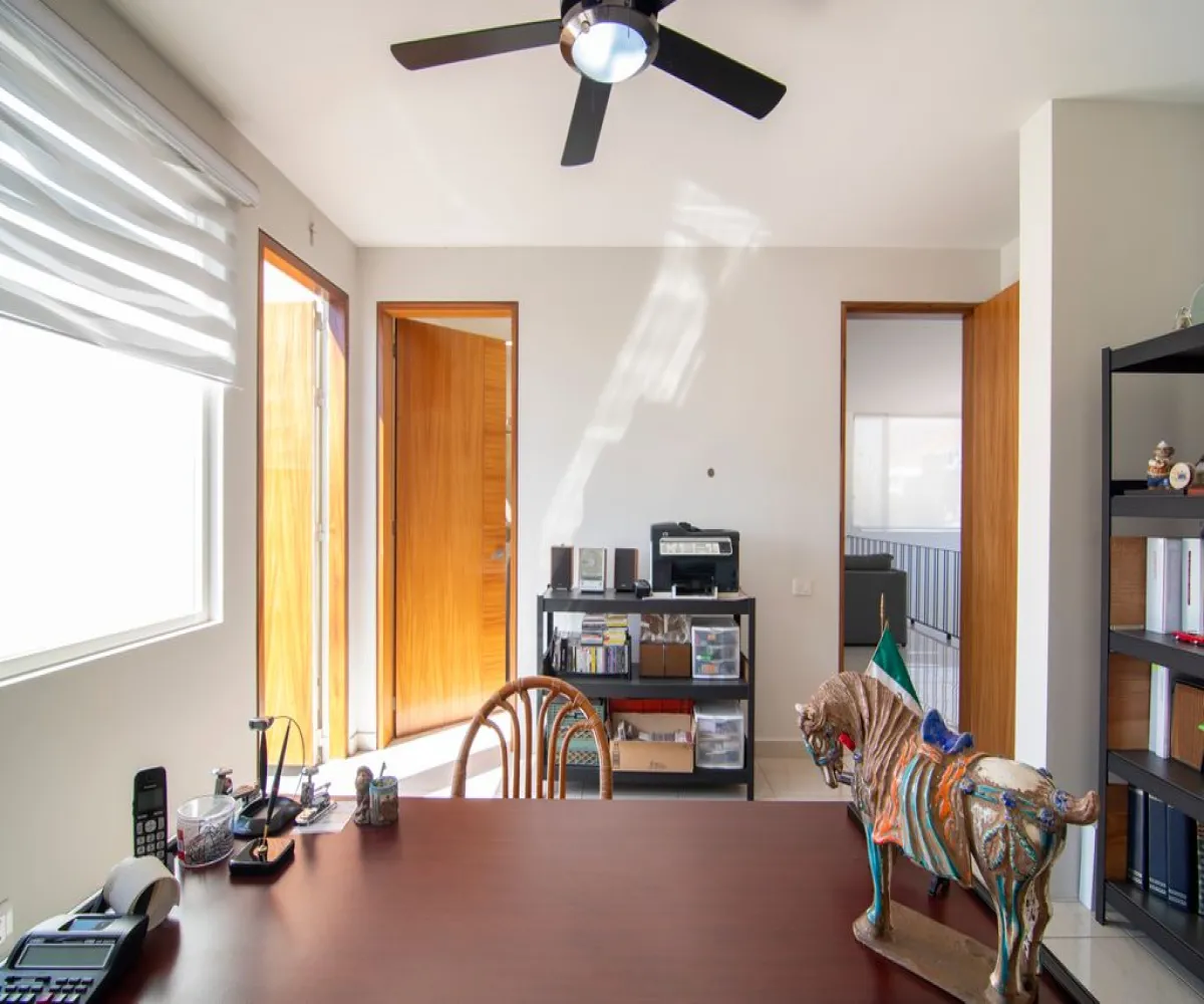 Casa En Venta,Paseo de Las Aves y Jardines de San Sebastián,Rinconada Santa Anita S/N, Tlajomulco de Zúñiga, Jalisco 45650, 1 Cuarto,1 Baño,Rinconada Santa Anita,1,pQ6ZyVZ