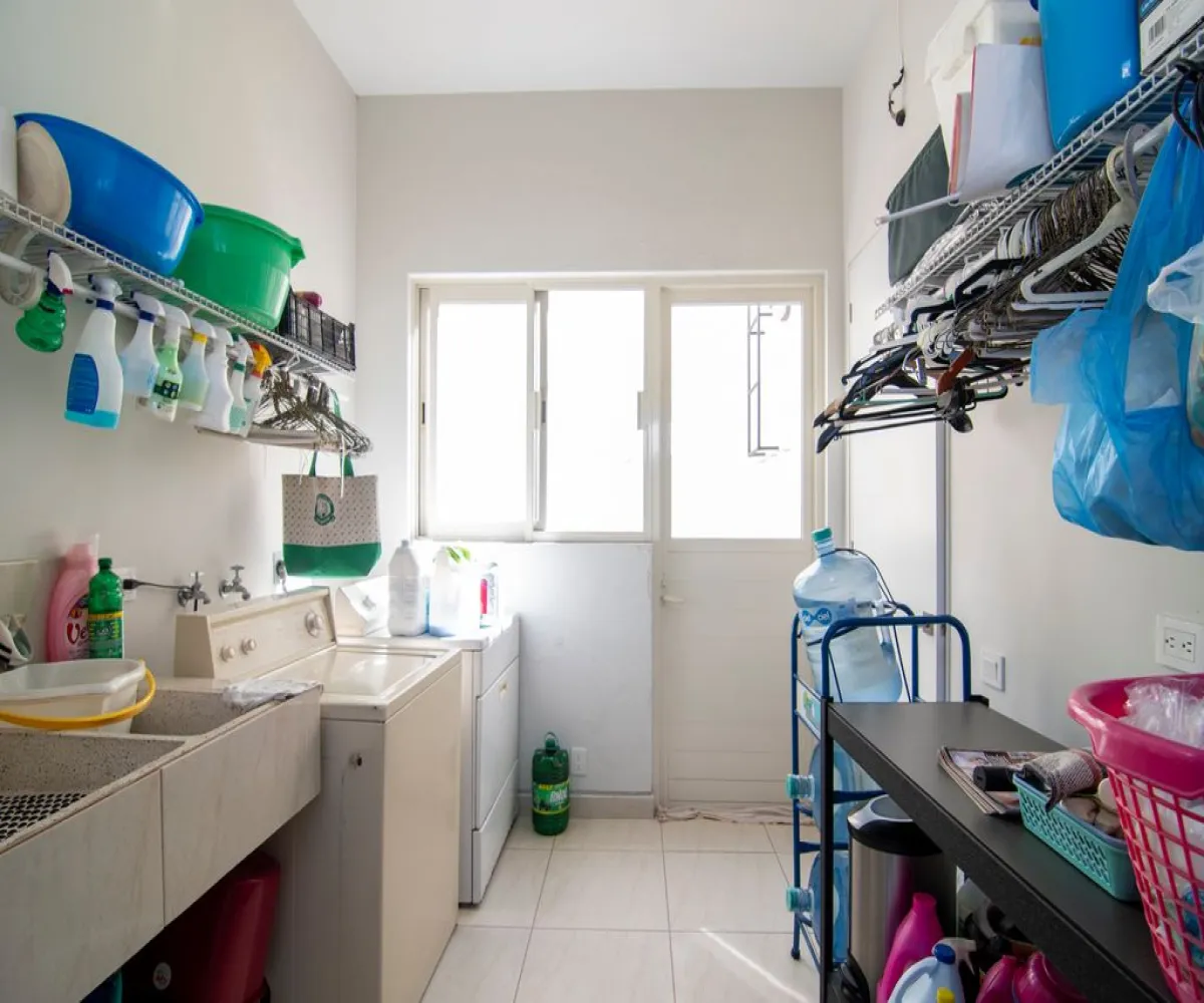 Casa En Venta,Paseo de Las Aves y Jardines de San Sebastián,Rinconada Santa Anita S/N, Tlajomulco de Zúñiga, Jalisco 45650, 1 Cuarto,1 Baño,Rinconada Santa Anita,1,pQ6ZyVZ