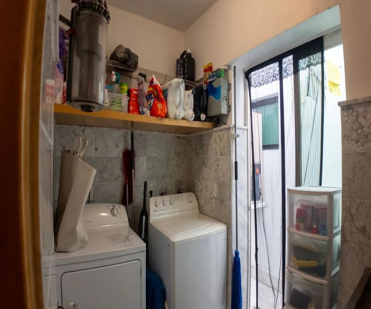 Casa En Renta,Valle Real,Paseo San Arturo Poniente 101, Zapopan, Jalisco 45019, 4 Habitaciones,4 Baños,Paseo San Arturo Poniente,1,phwEpgX