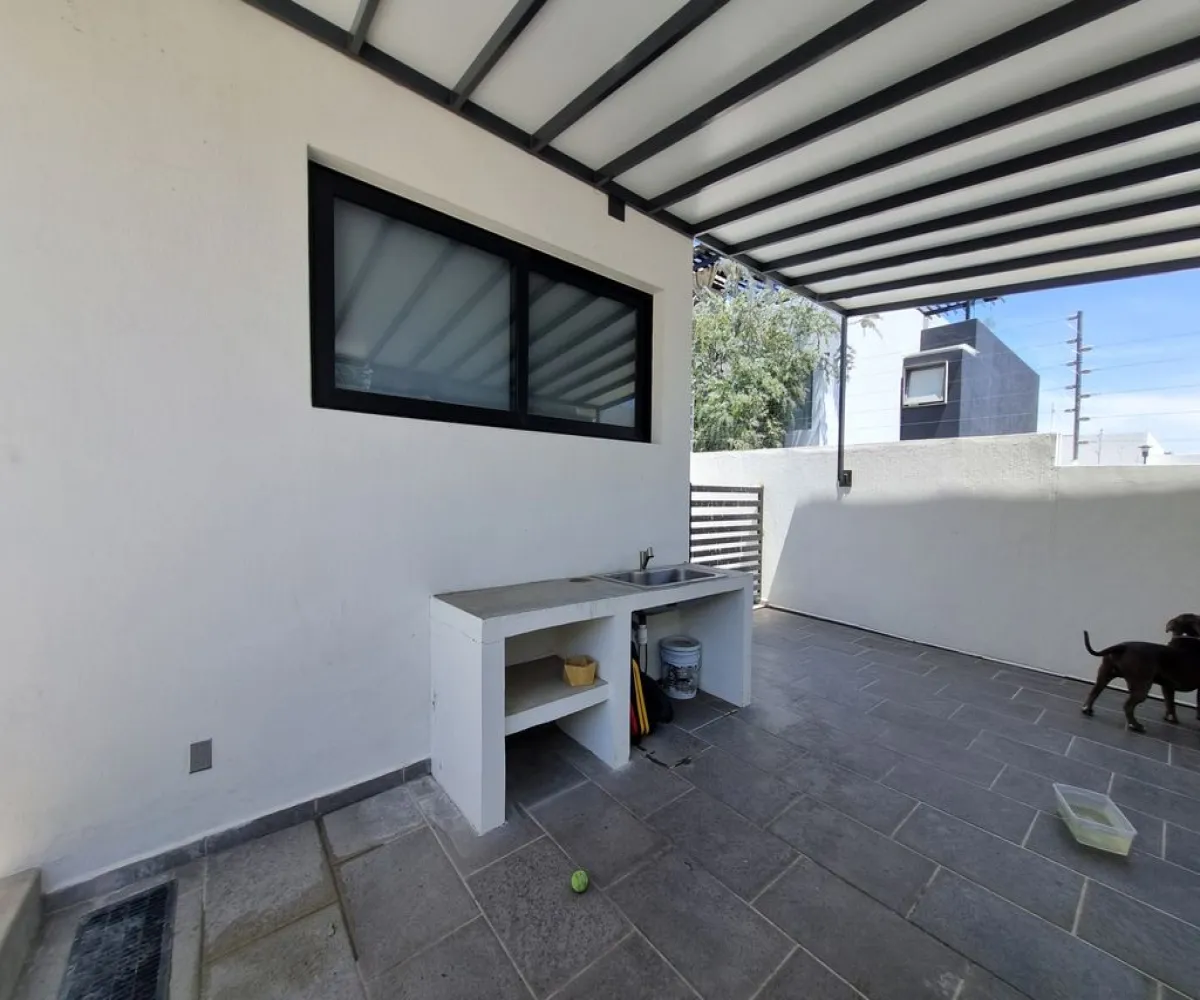 Casa En Venta,Los Robles,Avenida Paseo de los Robles Norte 223 260, Zapopan, Jalisco 45230, 4 Habitaciones,4 Baños,Avenida Paseo de los Robles Norte,4,ph0pWIh