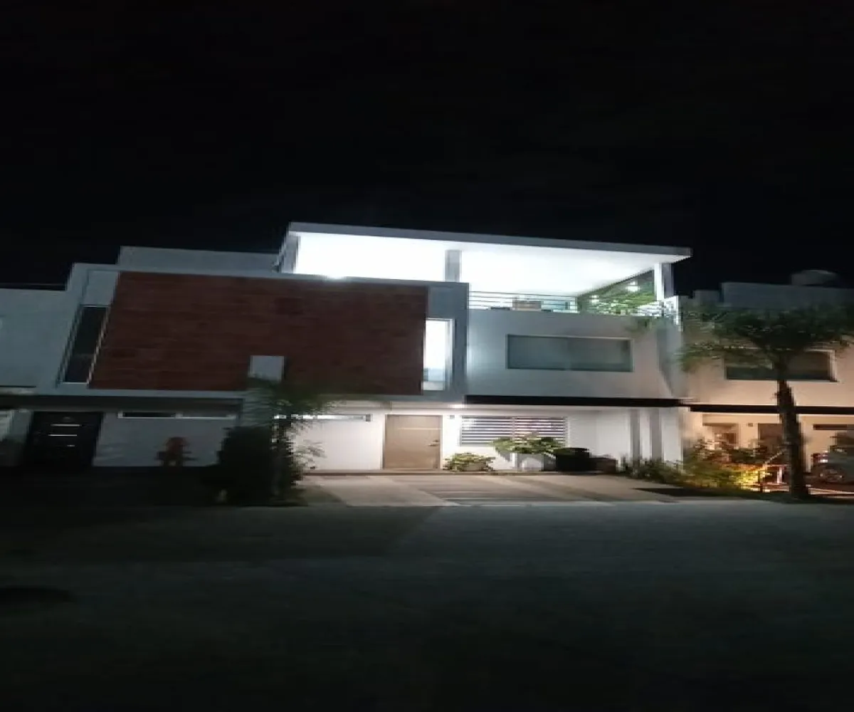 Casa En Venta,Huentitán El Alto,Calle Paseo del Zoológico 536, Guadalajara, Jalisco 44395, 3 Habitaciones,3 Baños,Calle Paseo del Zoológico,3,pxt6SIY