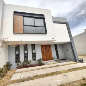 Casa En Venta,Fracc. El Edén,Boulevard Bosques de Santa Anita 2377 C5 #18, Tlajomulco de Zúñiga, Jalisco 45645, 3 Habitaciones,2 Baños,Boulevard Bosques de Santa Anita,3,pd0WgQC