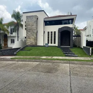 Casa En Renta,Puerta de Hierro,Boulevard Puerta de Hierro 5624, Zapopan, Jalisco 45116, 4 Habitaciones,5 Baños,Boulevard Puerta de Hierro,1,pgkZAGi