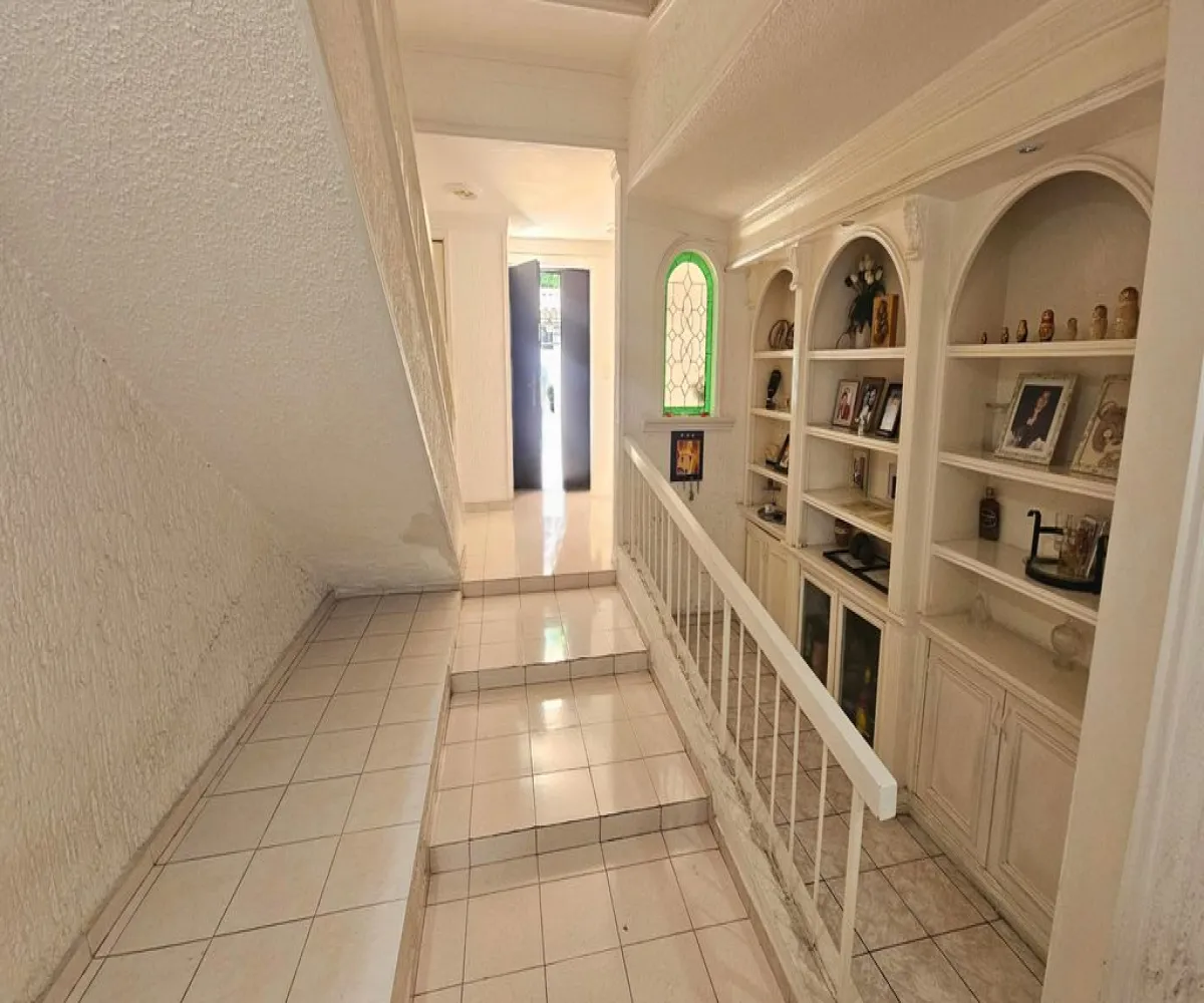 Casa En Venta,Italia Providencia,Calle Ottawa 1051, Guadalajara, Jalisco 44648, 5 Habitaciones,4 Baños,Calle Ottawa,3,pMoQhSX