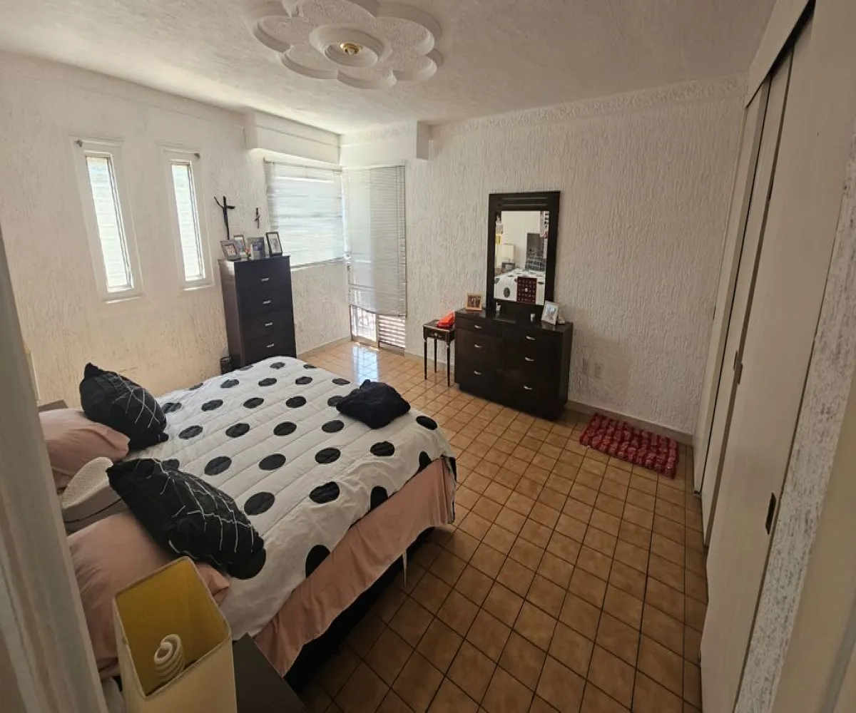 Casa En Venta,Italia Providencia,Calle Ottawa 1051, Guadalajara, Jalisco 44648, 5 Habitaciones,4 Baños,Calle Ottawa,3,pMoQhSX