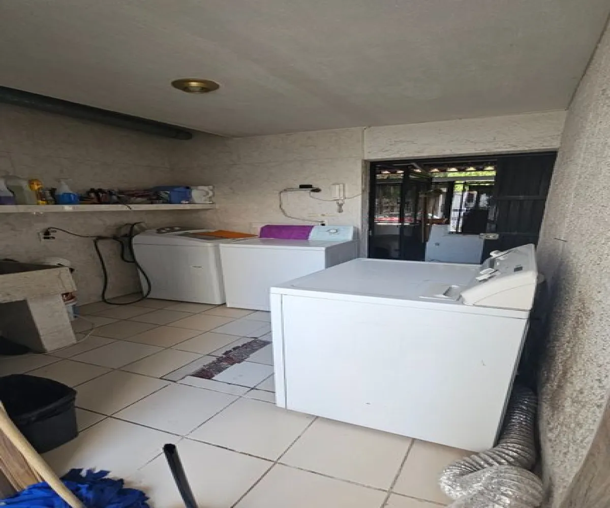 Casa En Venta,Italia Providencia,Calle Ottawa 1051, Guadalajara, Jalisco 44648, 5 Habitaciones,4 Baños,Calle Ottawa,3,pMoQhSX