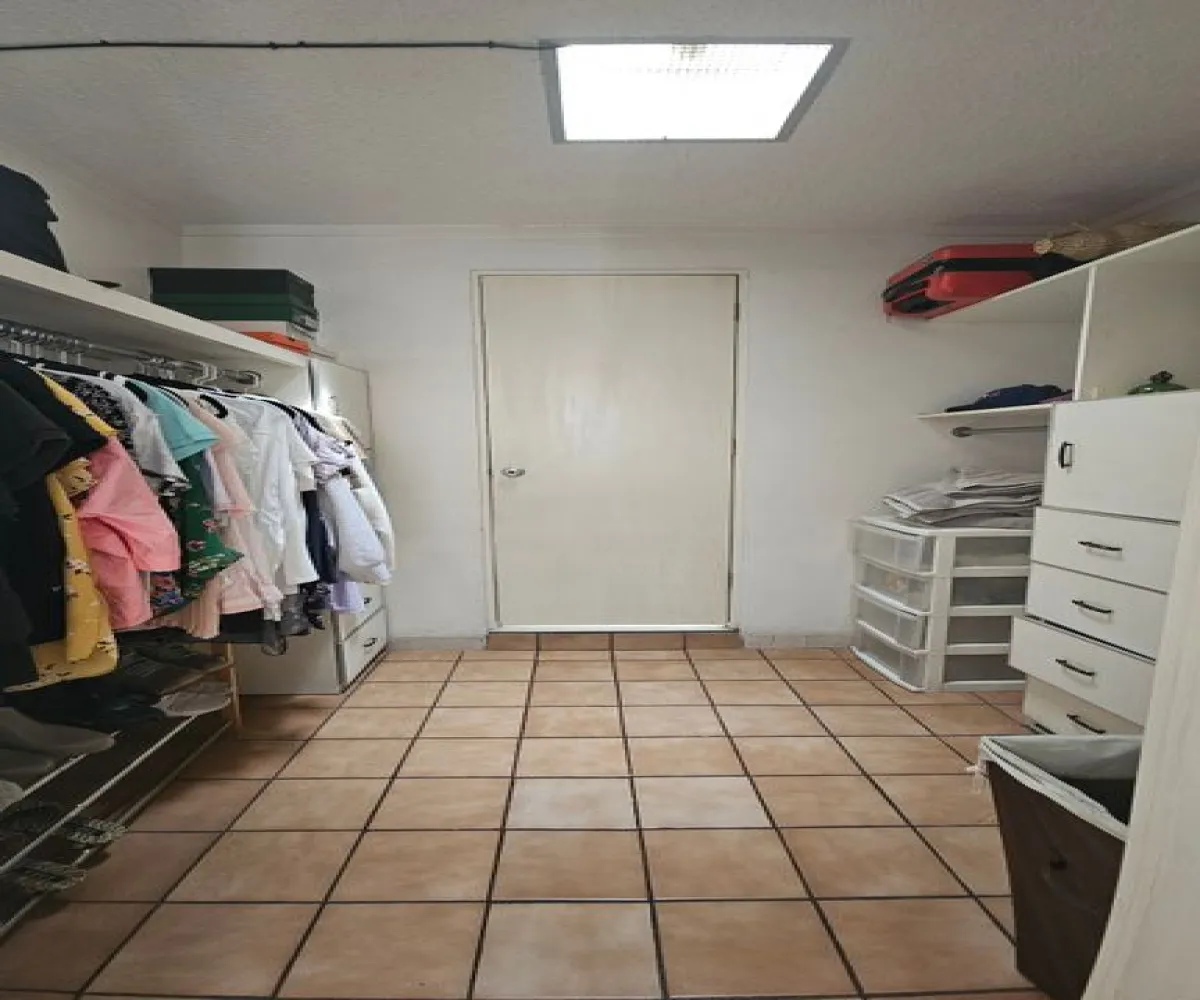 Casa En Venta,Italia Providencia,Calle Ottawa 1051, Guadalajara, Jalisco 44648, 5 Habitaciones,4 Baños,Calle Ottawa,3,pMoQhSX