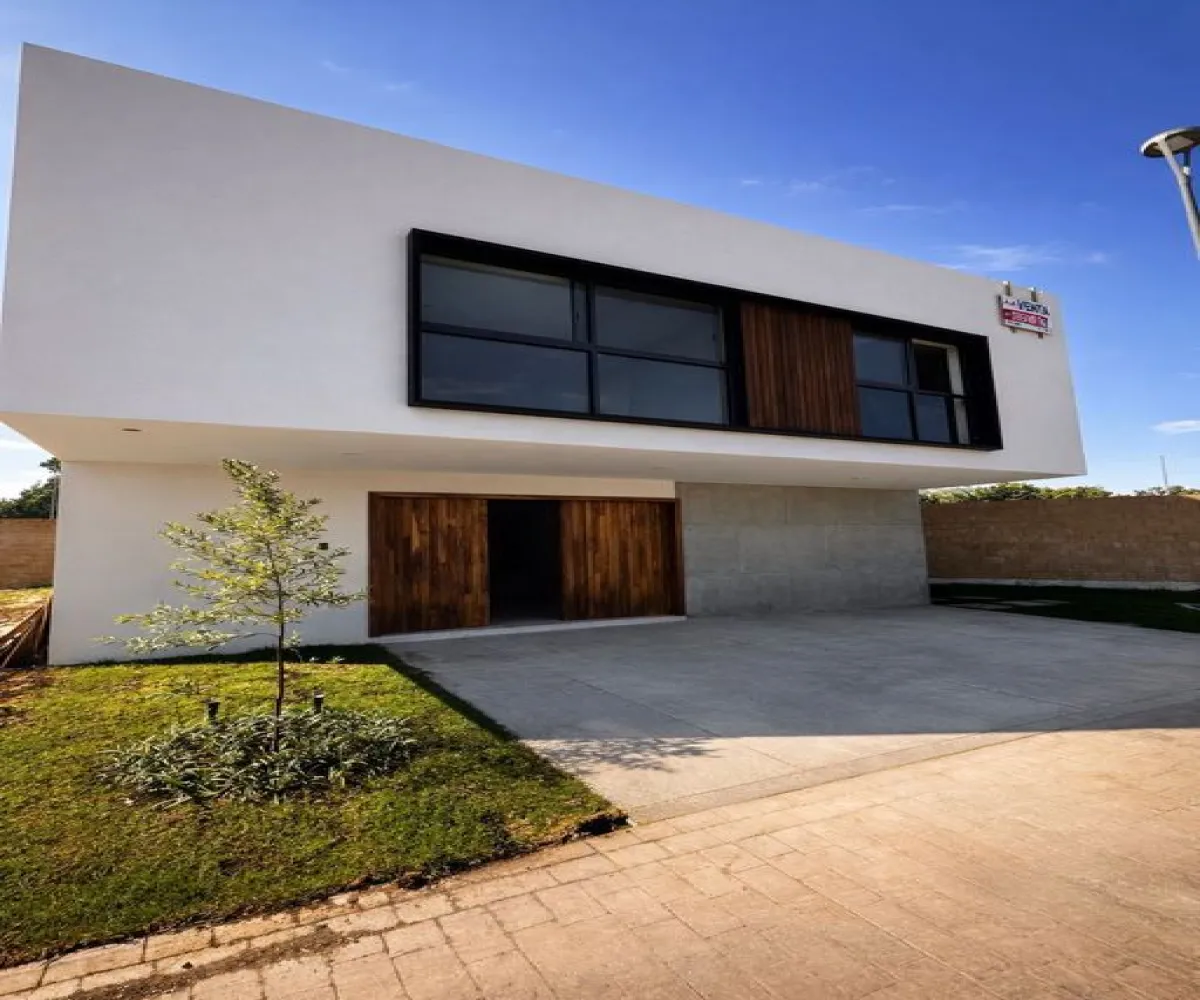Casa En Venta,Bosques Vallarta,Avenida Inglaterra 3468, Zapopan, Jalisco 45134, 3 Habitaciones,2 Baños,Avenida Inglaterra,3,pPEnjAw