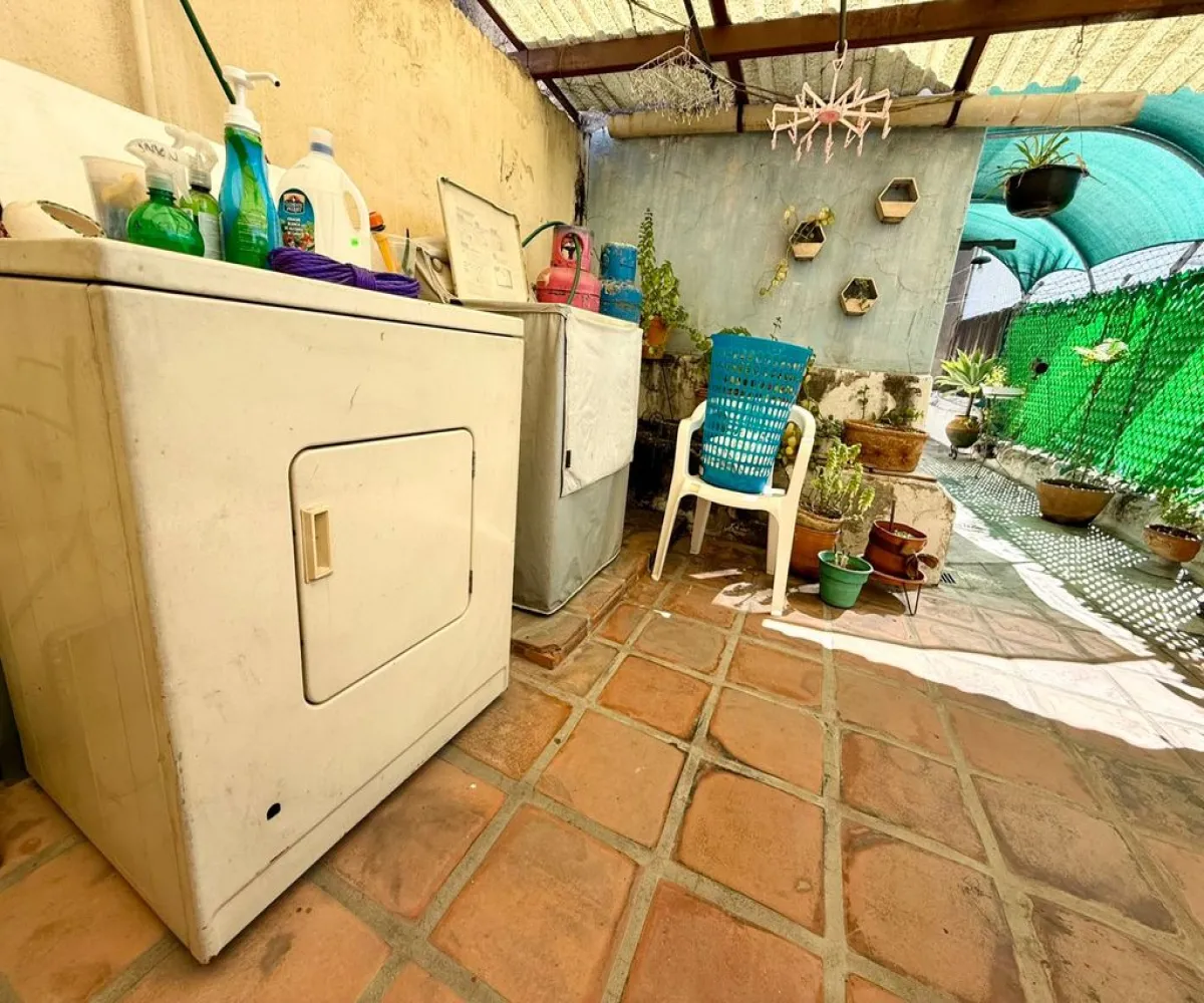 Casa En Venta,Zona Centro,Calle Pavo 323, Guadalajara, Jalisco 44100, 7 Habitaciones,3 Baños,Calle Pavo,2,pScawlX