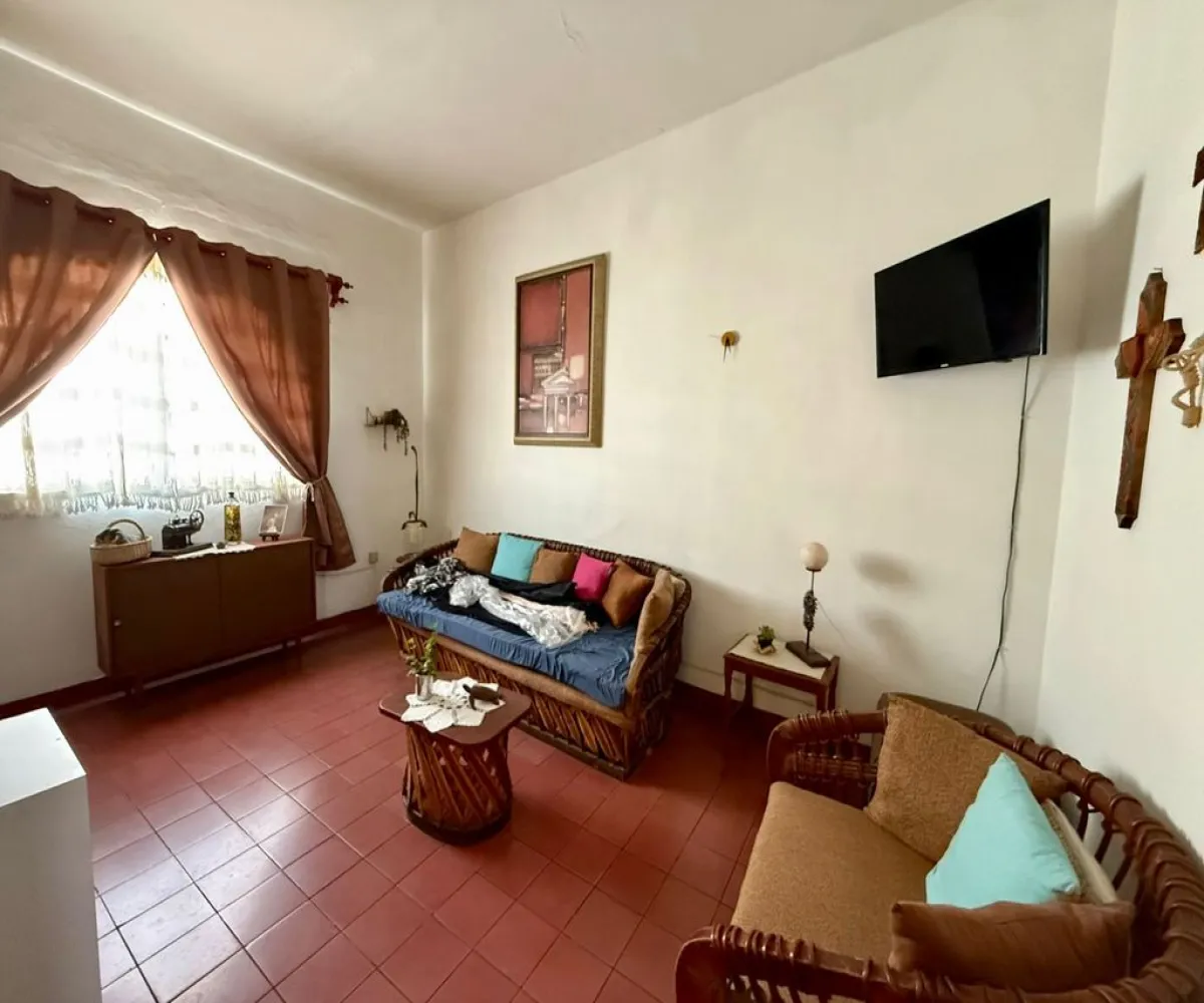 Casa En Venta,Zona Centro,Calle Pavo 323, Guadalajara, Jalisco 44100, 7 Habitaciones,3 Baños,Calle Pavo,2,pScawlX