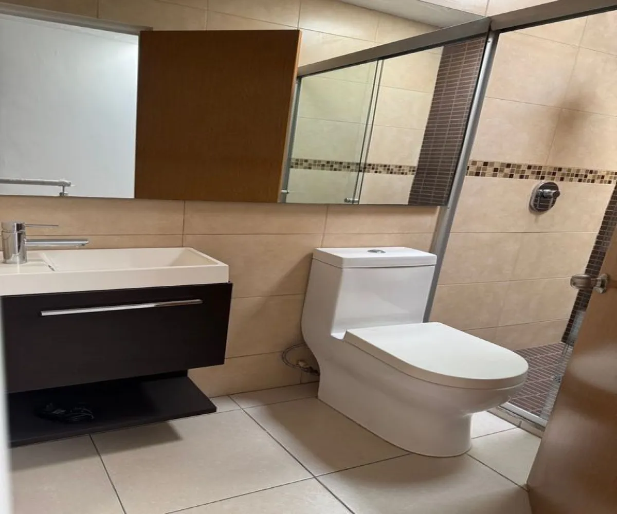 Casa En Venta,San Carlos,Calle Nicolás Bravo S/N, Guadalajara, Jalisco 44460, 2 Habitaciones,2 Baños,Calle Nicolás Bravo,2,p4iw77w