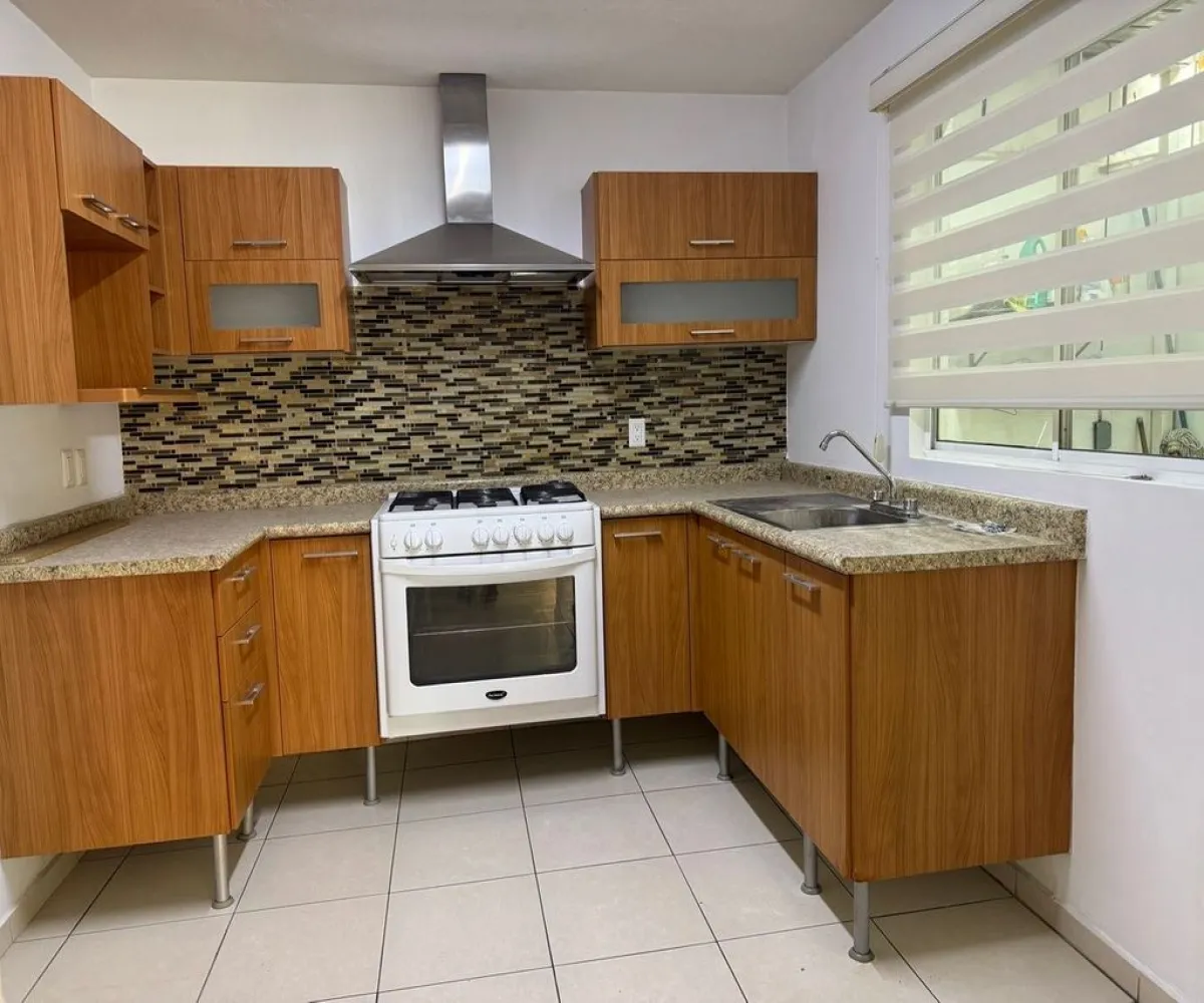 Casa En Venta,San Carlos,Calle Nicolás Bravo S/N, Guadalajara, Jalisco 44460, 2 Habitaciones,2 Baños,Calle Nicolás Bravo,2,p4iw77w