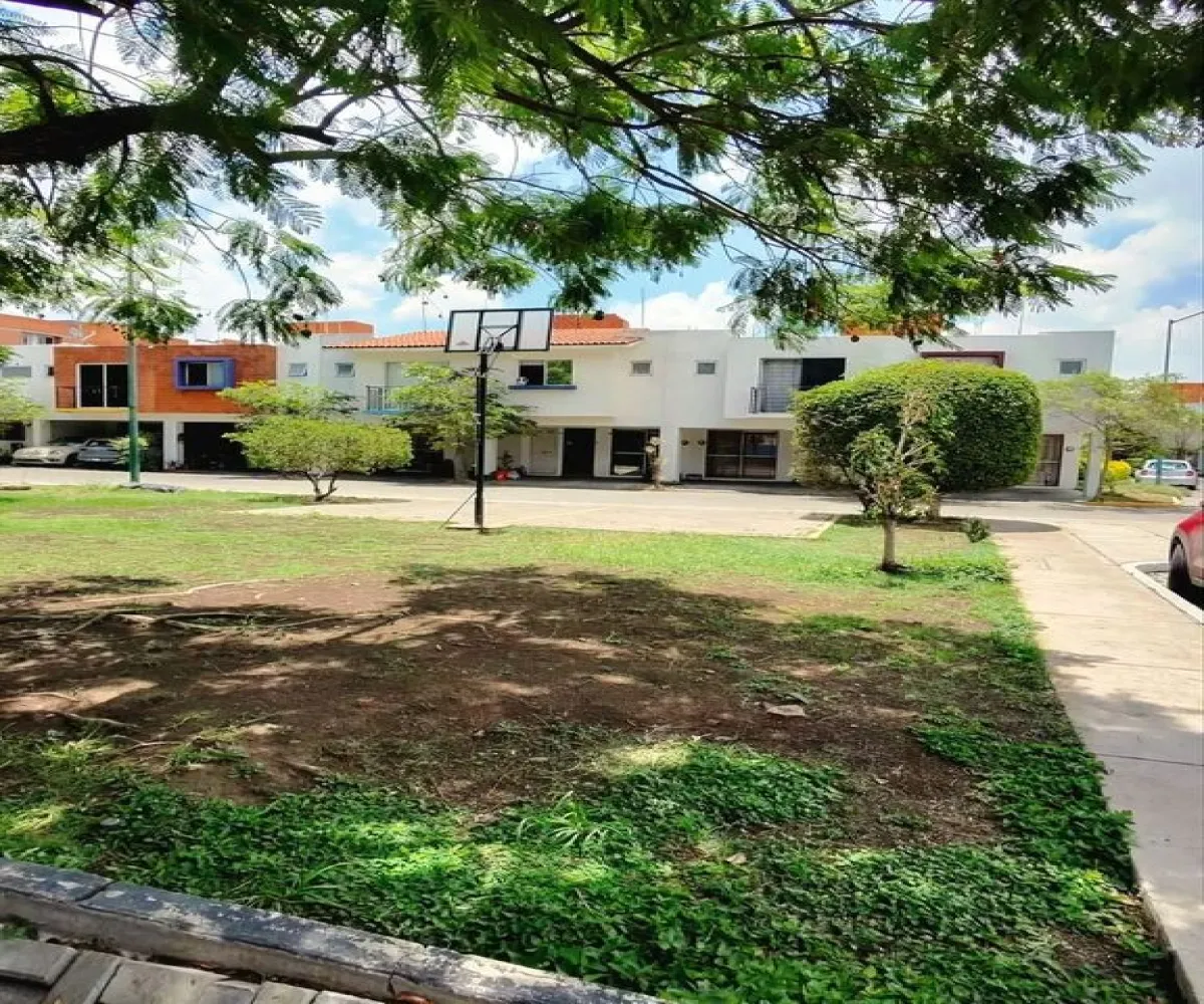 Casa En Venta,San Carlos,Calle Nicolás Bravo S/N, Guadalajara, Jalisco 44460, 2 Habitaciones,2 Baños,Calle Nicolás Bravo,2,p4iw77w