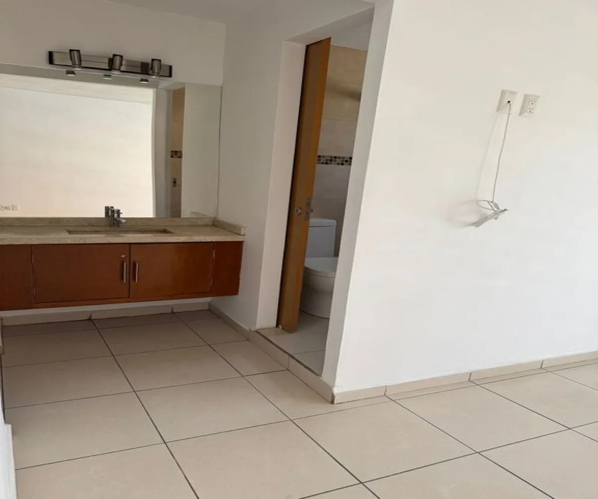Casa En Venta,San Carlos,Calle Nicolás Bravo S/N, Guadalajara, Jalisco 44460, 2 Habitaciones,2 Baños,Calle Nicolás Bravo,2,p4iw77w