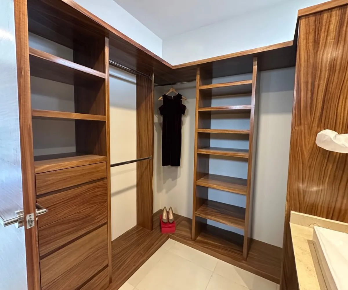 Casa En Venta,Parques Vallarta,Paseo del Norte 3322 108, Zapopan, Jalisco 45134, 4 Habitaciones,3 Baños,Paseo del Norte,3,pTdD7WK