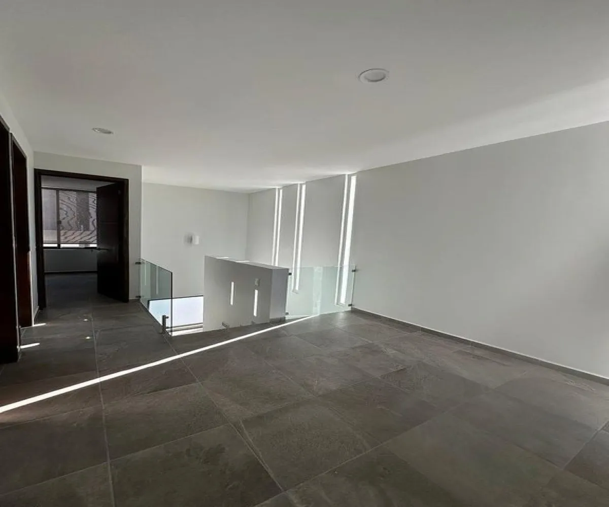 Casa En Venta,Paraje,Avenida Vuelo de las Grullas 200, Tlajomulco de Zúñiga, Jalisco 45645, 3 Habitaciones,3 Baños,Avenida Vuelo de las Grullas,2,pJLrHkK