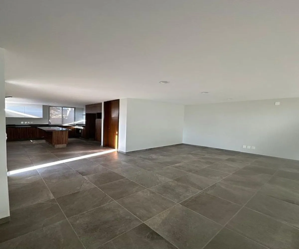 Casa En Venta,Paraje,Avenida Vuelo de las Grullas 200, Tlajomulco de Zúñiga, Jalisco 45645, 3 Habitaciones,3 Baños,Avenida Vuelo de las Grullas,2,pJLrHkK