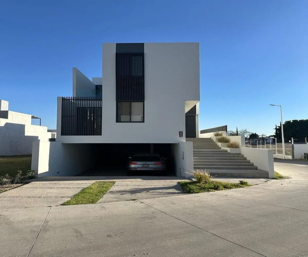 Casa En Venta,Paraje,Avenida Vuelo de las Grullas 200, Tlajomulco de Zúñiga, Jalisco 45645, 3 Habitaciones,3 Baños,Avenida Vuelo de las Grullas,2,pJLrHkK