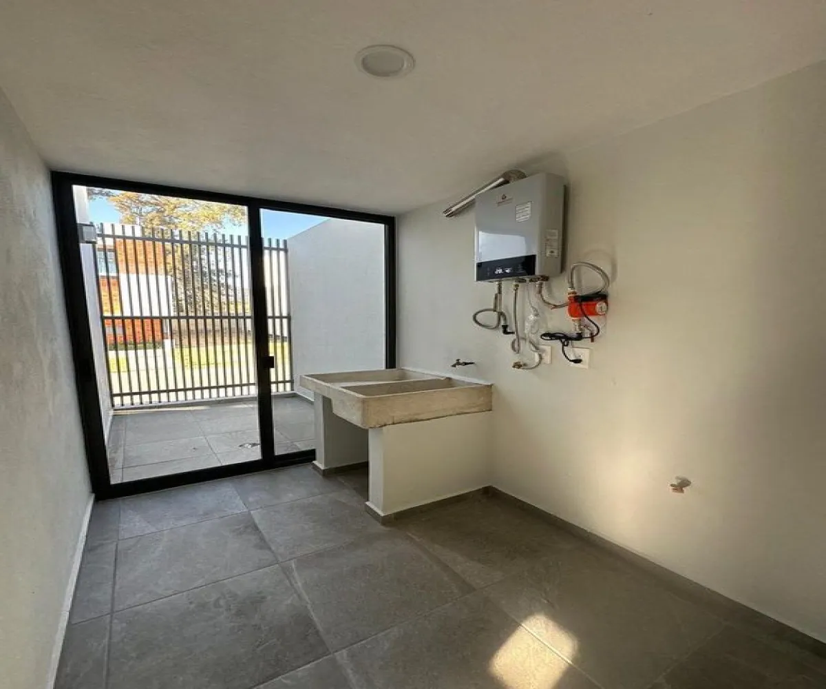 Casa En Venta,Paraje,Avenida Vuelo de las Grullas 200, Tlajomulco de Zúñiga, Jalisco 45645, 3 Habitaciones,3 Baños,Avenida Vuelo de las Grullas,2,pJLrHkK