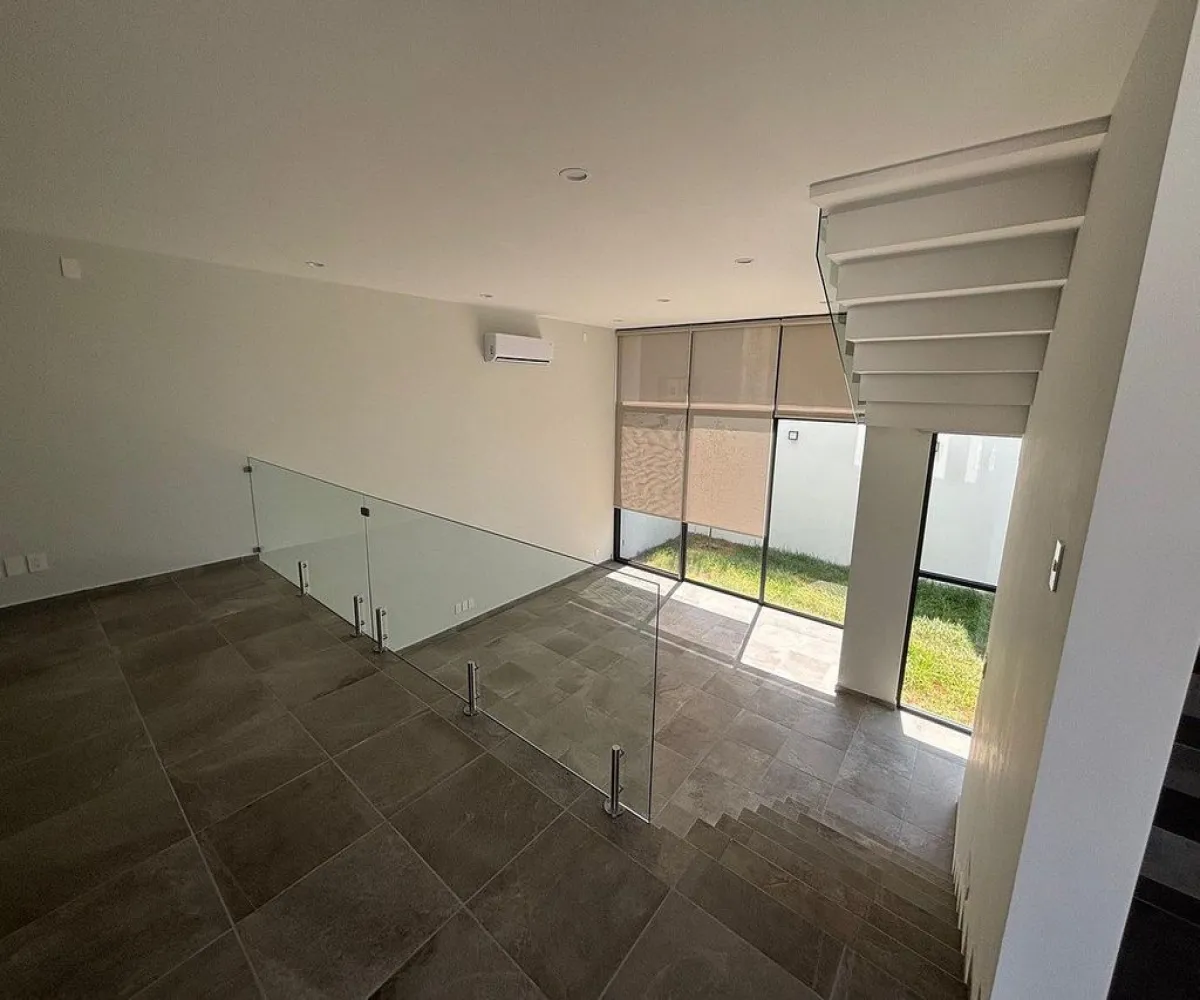 Casa En Venta,Paraje,Avenida Vuelo de las Grullas 200, Tlajomulco de Zúñiga, Jalisco 45645, 3 Habitaciones,3 Baños,Avenida Vuelo de las Grullas,2,pJLrHkK