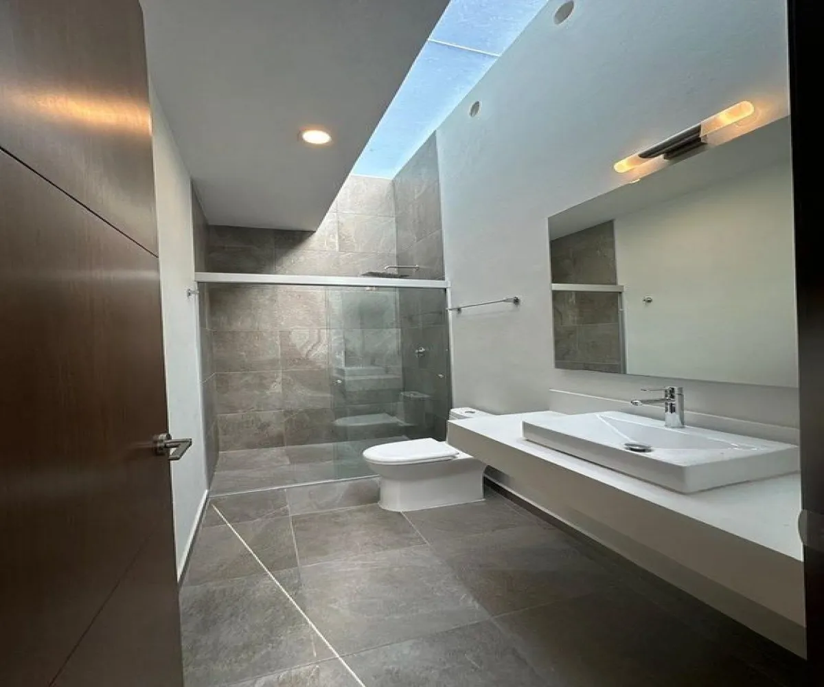 Casa En Venta,Paraje,Avenida Vuelo de las Grullas 200, Tlajomulco de Zúñiga, Jalisco 45645, 3 Habitaciones,3 Baños,Avenida Vuelo de las Grullas,2,pJLrHkK