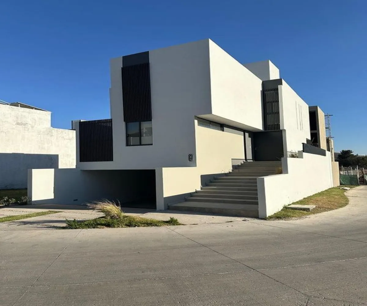 Casa En Venta,Paraje,Avenida Vuelo de las Grullas 200, Tlajomulco de Zúñiga, Jalisco 45645, 3 Habitaciones,3 Baños,Avenida Vuelo de las Grullas,2,pJLrHkK